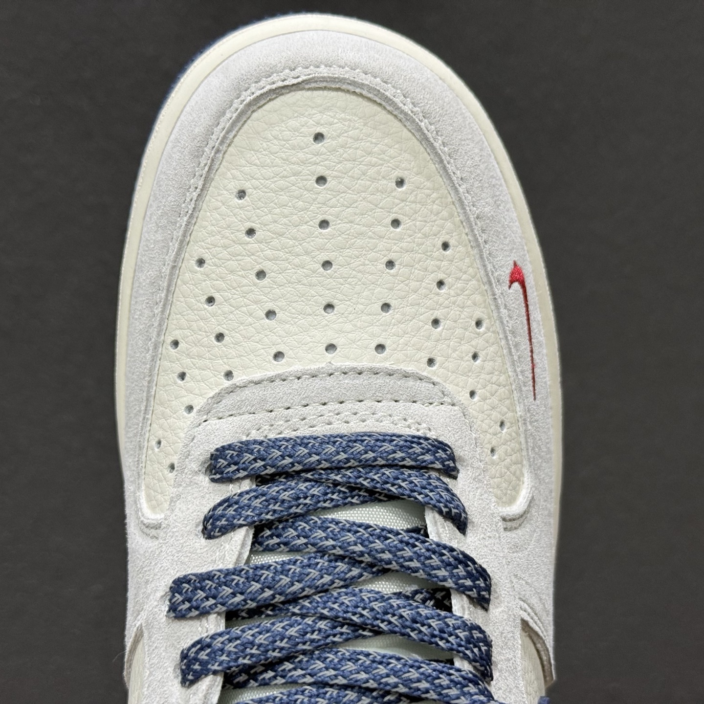 260 Air Force 1 经典AF1鞋型携手The North Face打造跨界潮范北面联名 灰白麂皮拼接藏蓝皮革 DD1982-341-Chinese UA Cheap High Quatity Brand Clothes Bags handbags Sneakers wholesale wholesaler seller from China Factory suppliers Fashion Clothing Shoes best Quality Beautiful Price 260 Air Force 1 经典AF1鞋型携手The North Face打造跨界潮范北面联名 灰白麂皮拼接藏蓝皮革 DD1982-341