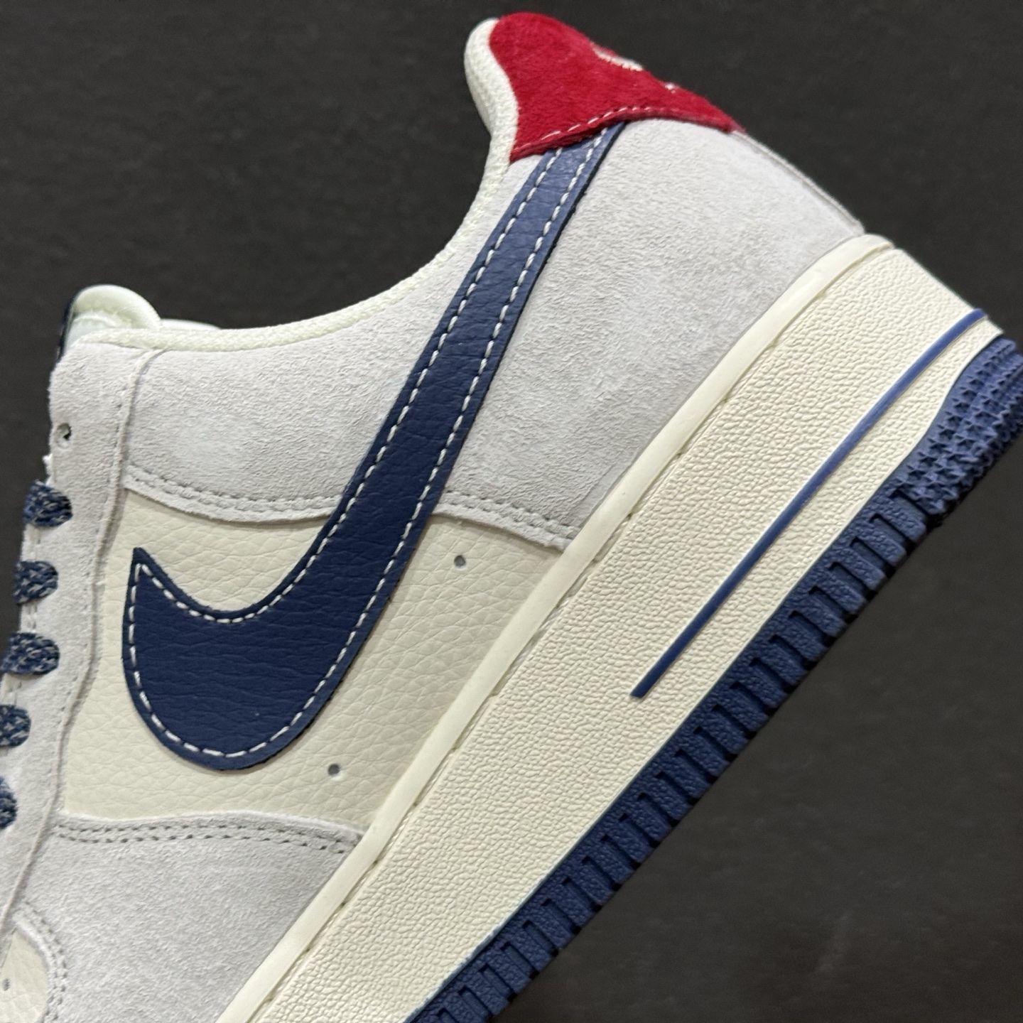 260 Air Force 1 经典AF1鞋型携手The North Face打造跨界潮范北面联名 灰白麂皮拼接藏蓝皮革 DD1982-341-Chinese UA Cheap High Quatity Brand Clothes Bags handbags Sneakers wholesale wholesaler seller from China Factory suppliers Fashion Clothing Shoes best Quality Beautiful Price 260 Air Force 1 经典AF1鞋型携手The North Face打造跨界潮范北面联名 灰白麂皮拼接藏蓝皮革 DD1982-341