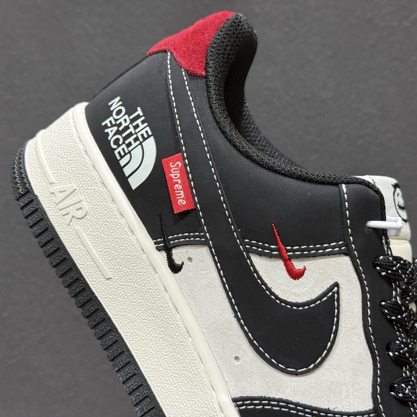 260 Air Force 1 经典AF1鞋型糅合Supreme×北面The North Face双潮牌基因 KG6699-F43-Chinese UA Cheap High Quatity Brand Clothes Bags handbags Sneakers wholesale wholesaler seller from China Factory suppliers Fashion Clothing Shoes best Quality Beautiful Price 260 Air Force 1 经典AF1鞋型糅合Supreme×北面The North Face双潮牌基因 KG6699-F43