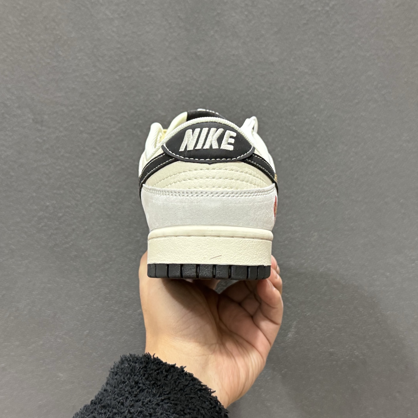 260 Nike Dunk Low Retro ‘马年限定’休闲运动板鞋 LX1988-811-Chinese UA Cheap High Quatity Brand Clothes Bags handbags Sneakers wholesale wholesaler seller from China Factory suppliers Fashion Clothing Shoes best Quality Beautiful Price 260 Nike Dunk Low Retro ‘马年限定’休闲运动板鞋 LX1988-811