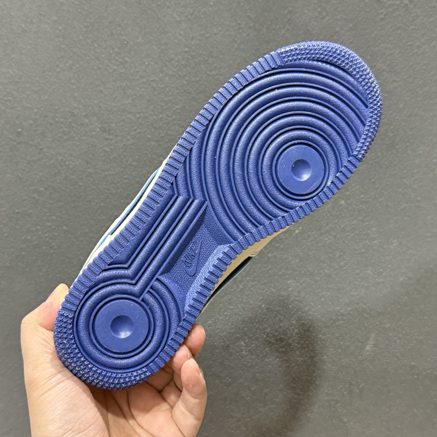 260 EVISU联名AF1直接把复古工装风拉满咖棕拼浅卡其的麂皮材质质感爆棚 DN1688-811-Chinese UA Cheap High Quatity Brand Clothes Bags handbags Sneakers wholesale wholesaler seller from China Factory suppliers Fashion Clothing Shoes best Quality Beautiful Price 260 EVISU联名AF1直接把复古工装风拉满咖棕拼浅卡其的麂皮材质质感爆棚 DN1688-811