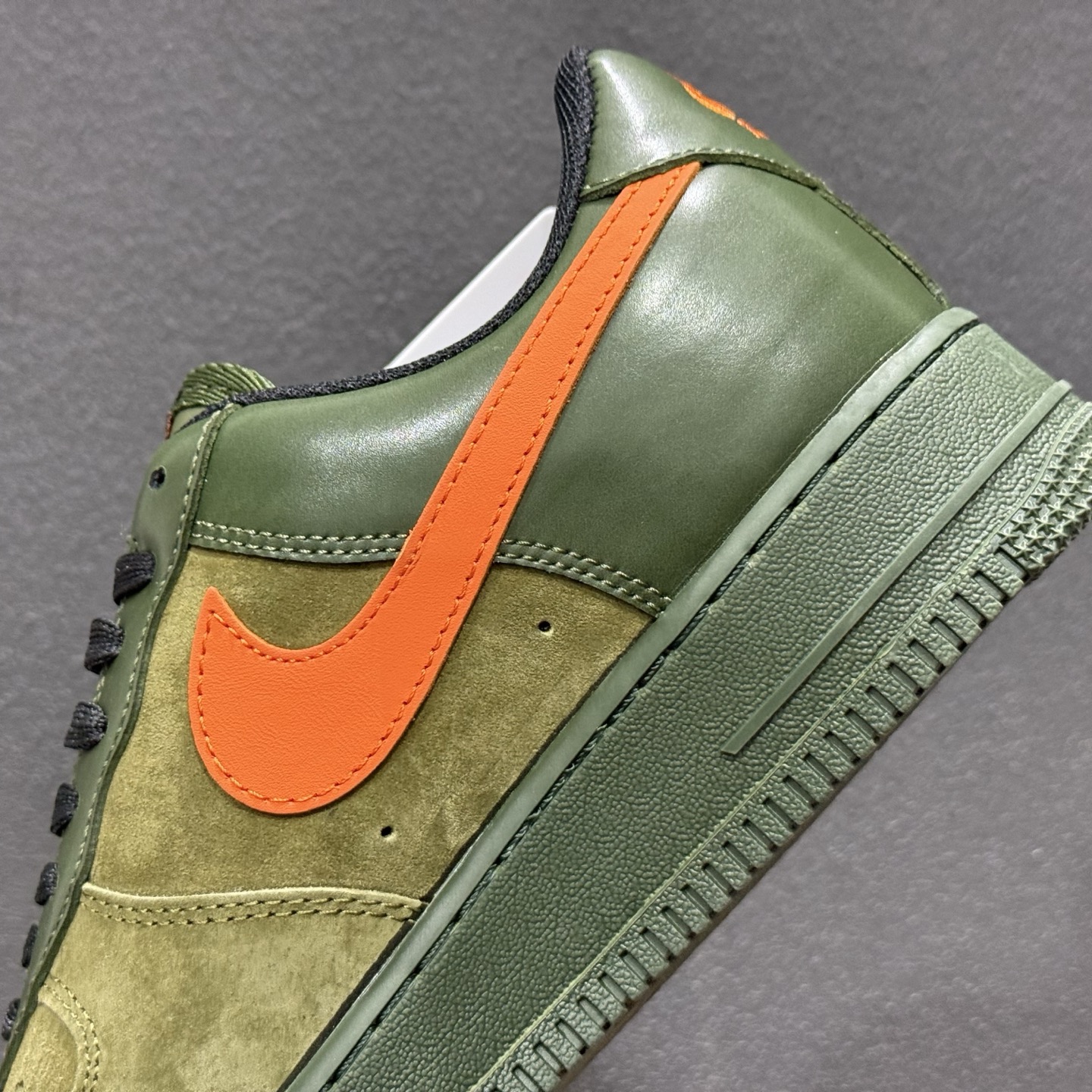 260 NIke Air Force 1 '07 Low “马年限定--军绿橙星” 空军一号低帮 运动鞋 XY9025-010-Chinese UA Cheap High Quatity Brand Clothes Bags handbags Sneakers wholesale wholesaler seller from China Factory suppliers Fashion Clothing Shoes best Quality Beautiful Price 260 NIke Air Force 1 '07 Low “马年限定--军绿橙星” 空军一号低帮 运动鞋 XY9025-010