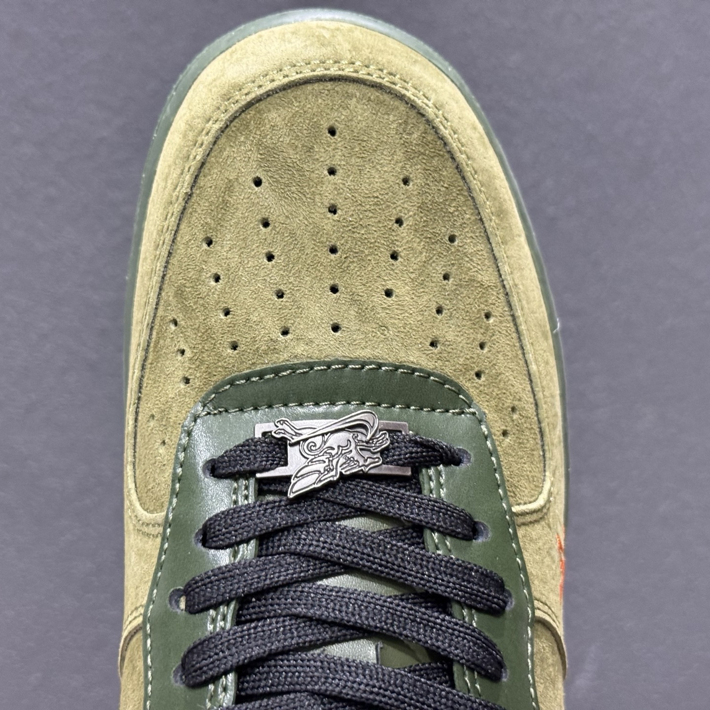 260 NIke Air Force 1 '07 Low “马年限定--军绿橙星” 空军一号低帮 运动鞋 XY9025-010-Chinese UA Cheap High Quatity Brand Clothes Bags handbags Sneakers wholesale wholesaler seller from China Factory suppliers Fashion Clothing Shoes best Quality Beautiful Price 260 NIke Air Force 1 '07 Low “马年限定--军绿橙星” 空军一号低帮 运动鞋 XY9025-010