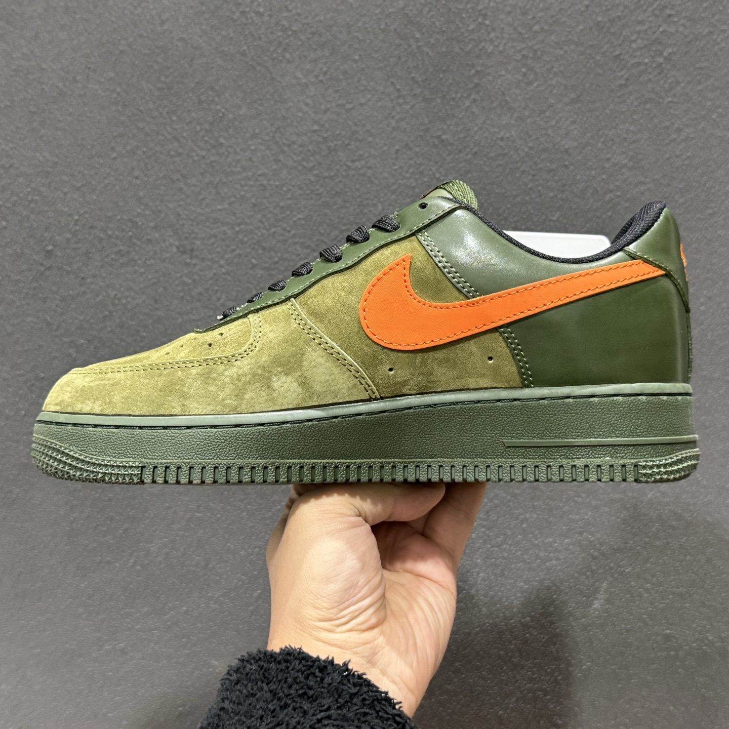 260 NIke Air Force 1 '07 Low “马年限定--军绿橙星” 空军一号低帮 运动鞋 XY9025-010-Chinese UA Cheap High Quatity Brand Clothes Bags handbags Sneakers wholesale wholesaler seller from China Factory suppliers Fashion Clothing Shoes best Quality Beautiful Price 260 NIke Air Force 1 '07 Low “马年限定--军绿橙星” 空军一号低帮 运动鞋 XY9025-010