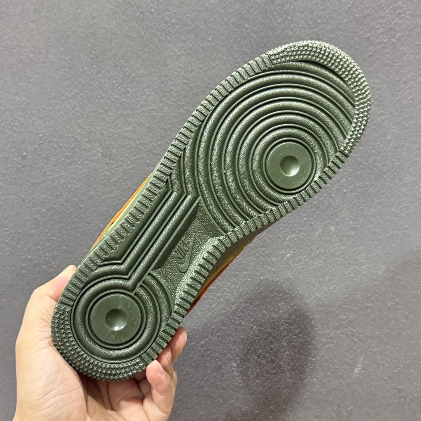 260 NIke Air Force 1 '07 Low “马年限定--军绿橙星” 空军一号低帮 运动鞋 XY9025-010-Chinese UA Cheap High Quatity Brand Clothes Bags handbags Sneakers wholesale wholesaler seller from China Factory suppliers Fashion Clothing Shoes best Quality Beautiful Price 260 NIke Air Force 1 '07 Low “马年限定--军绿橙星” 空军一号低帮 运动鞋 XY9025-010