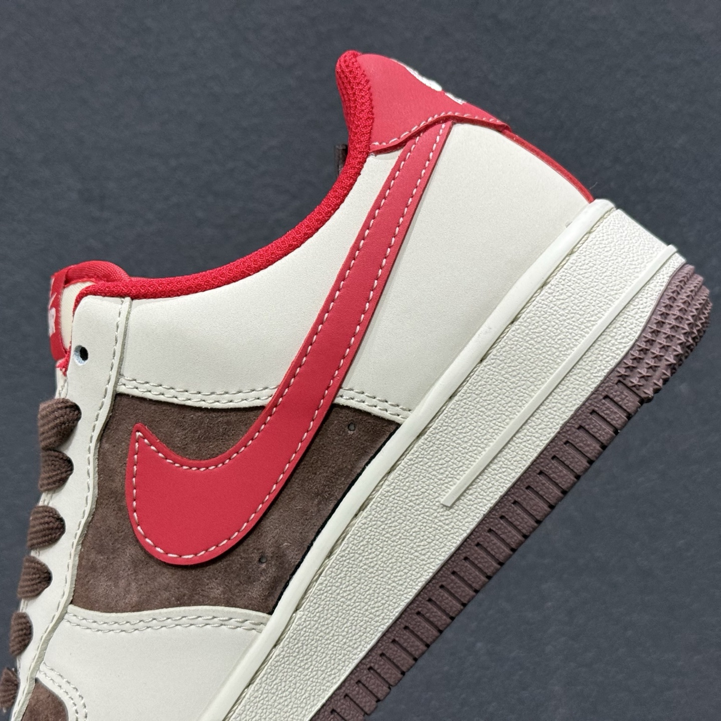 260 马年限定 高端定制Nike Air Force 1 '07 Low “马年限定-奶茶棕” XD0028-003