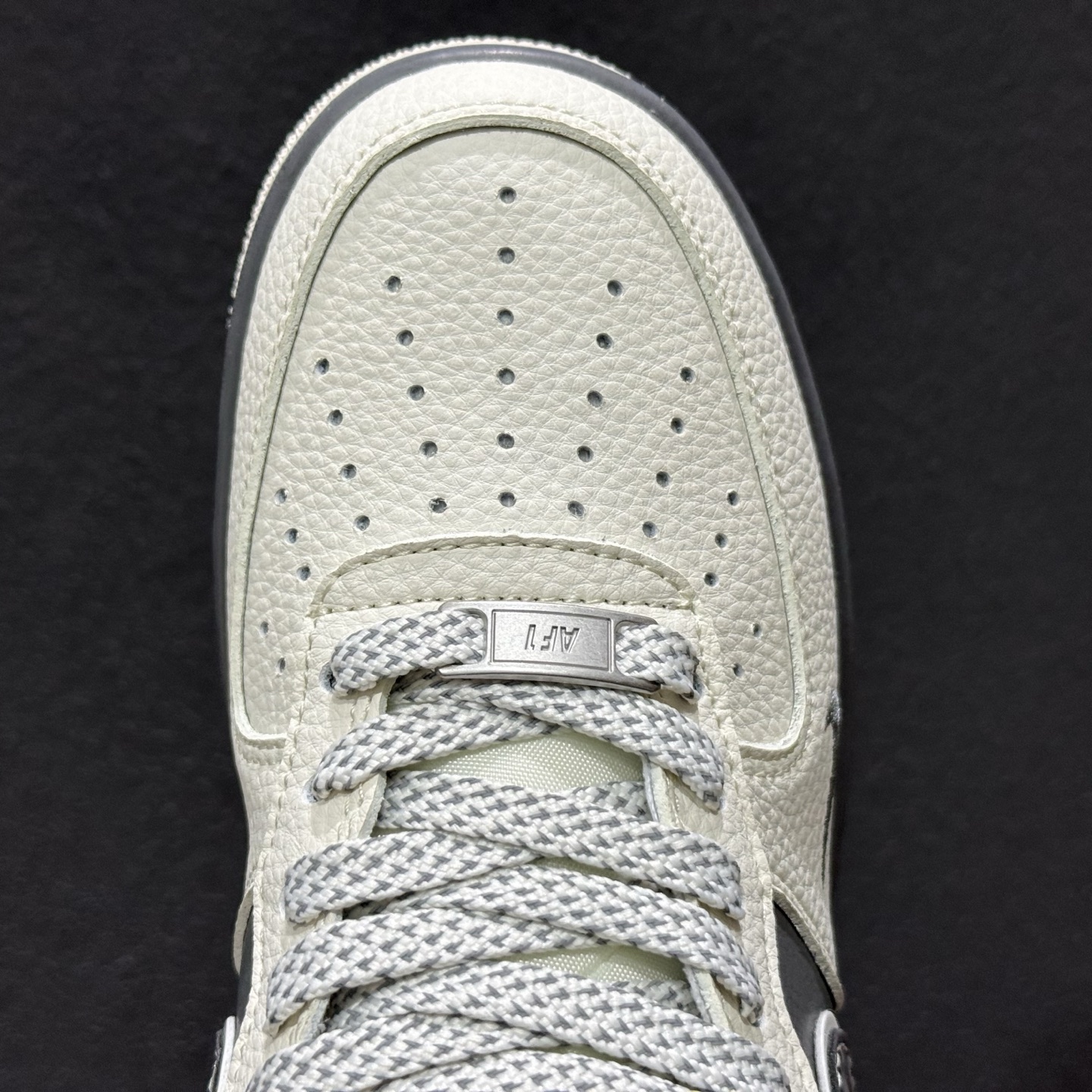 260 Nike Air Force 1解构款堪称街头穿搭王炸米白拼深灰的配色自带高级复古感 SM6668-107-Chinese UA Cheap High Quatity Brand Clothes Bags handbags Sneakers wholesale wholesaler seller from China Factory suppliers Fashion Clothing Shoes best Quality Beautiful Price 260 Nike Air Force 1解构款堪称街头穿搭王炸米白拼深灰的配色自带高级复古感 SM6668-107