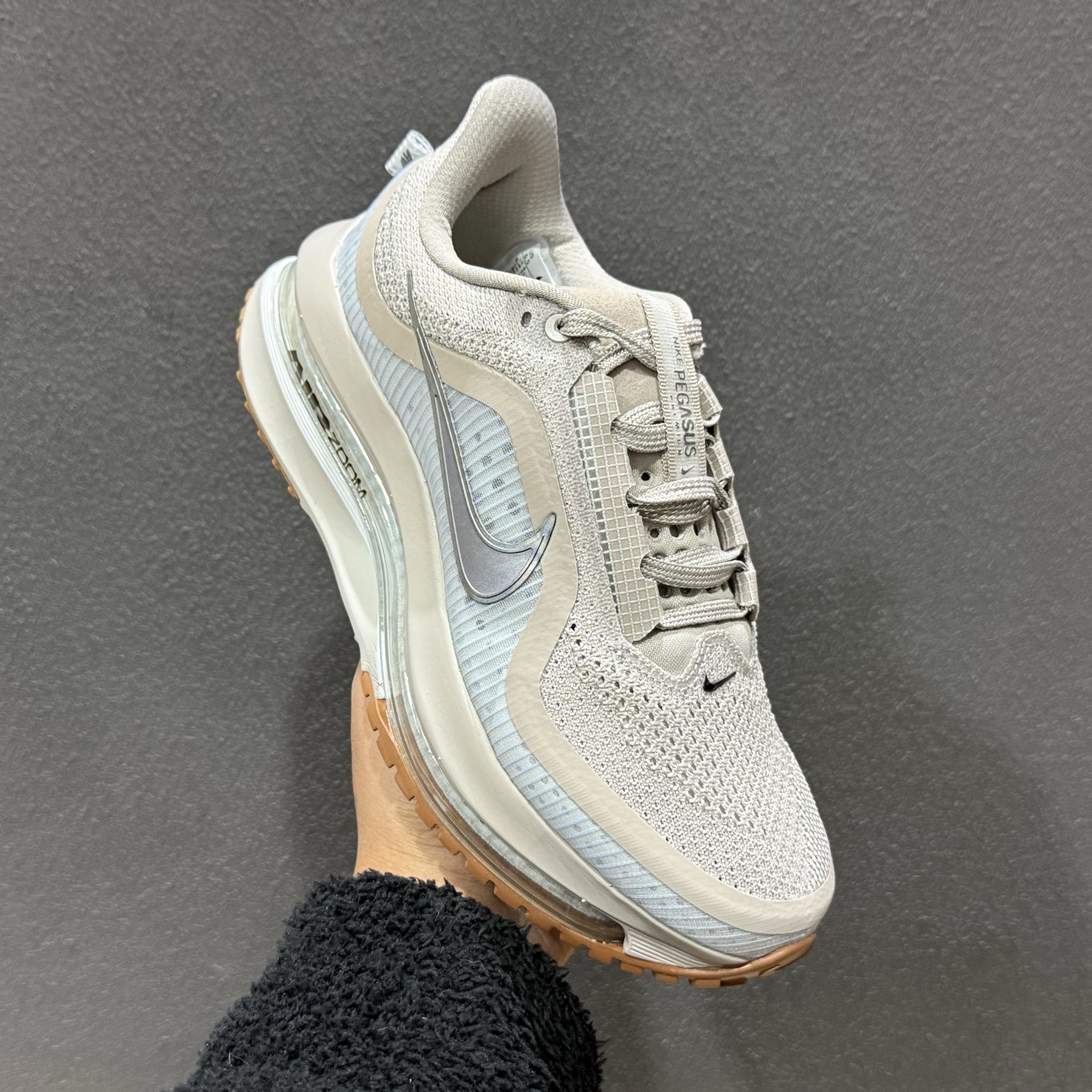 240 独家实拍NIKE PEGASUS PREMIUM SE 耐克 新款气垫缓震休闲跑步鞋 HO2592-010-Chinese UA Cheap High Quatity Brand Clothes Bags handbags Sneakers wholesale wholesaler seller from China Factory suppliers Fashion Clothing Shoes best Quality Beautiful Price 240 独家实拍NIKE PEGASUS PREMIUM SE 耐克 新款气垫缓震休闲跑步鞋 HO2592-010