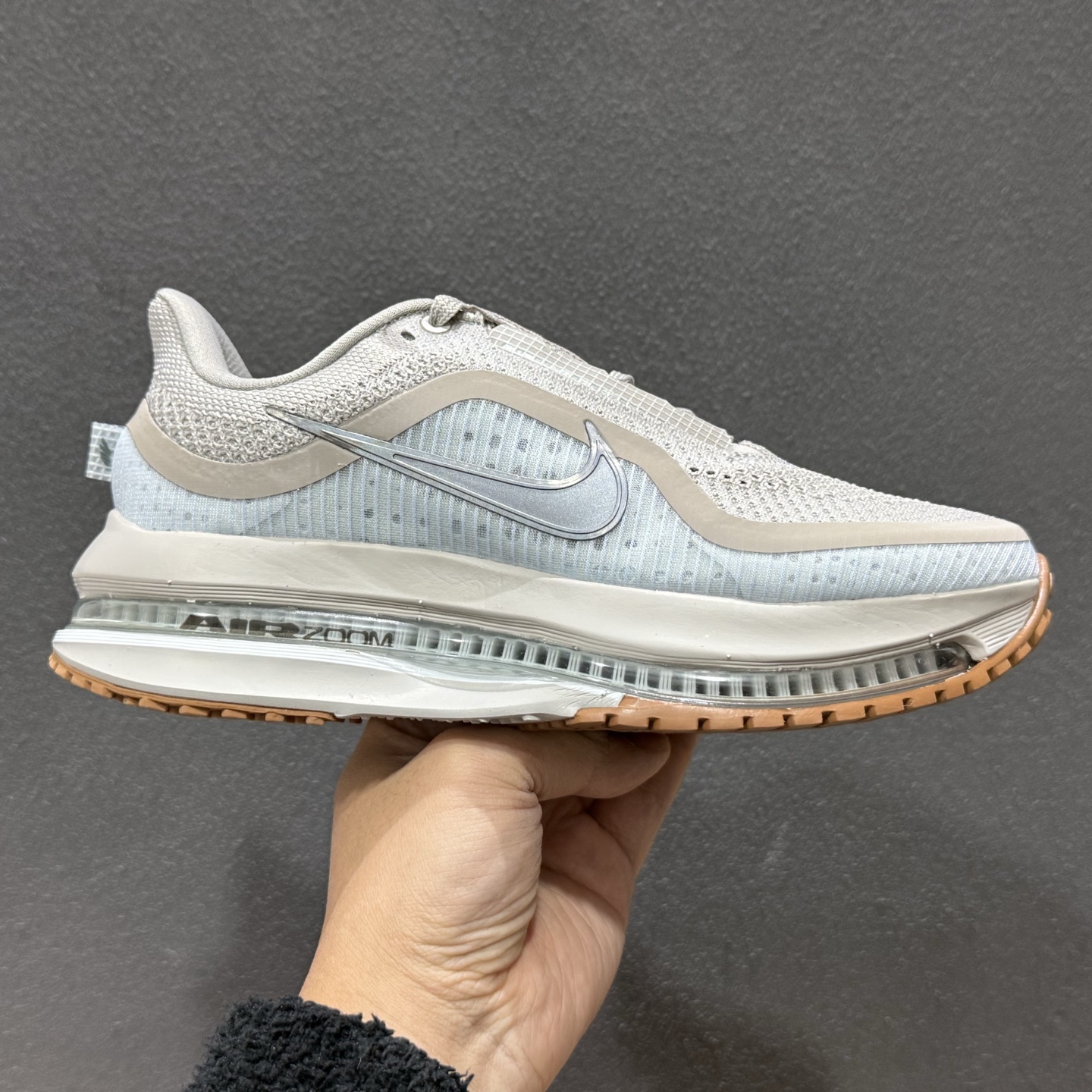 240 独家实拍NIKE PEGASUS PREMIUM SE 耐克 新款气垫缓震休闲跑步鞋 HO2592-010-Chinese UA Cheap High Quatity Brand Clothes Bags handbags Sneakers wholesale wholesaler seller from China Factory suppliers Fashion Clothing Shoes best Quality Beautiful Price 240 独家实拍NIKE PEGASUS PREMIUM SE 耐克 新款气垫缓震休闲跑步鞋 HO2592-010