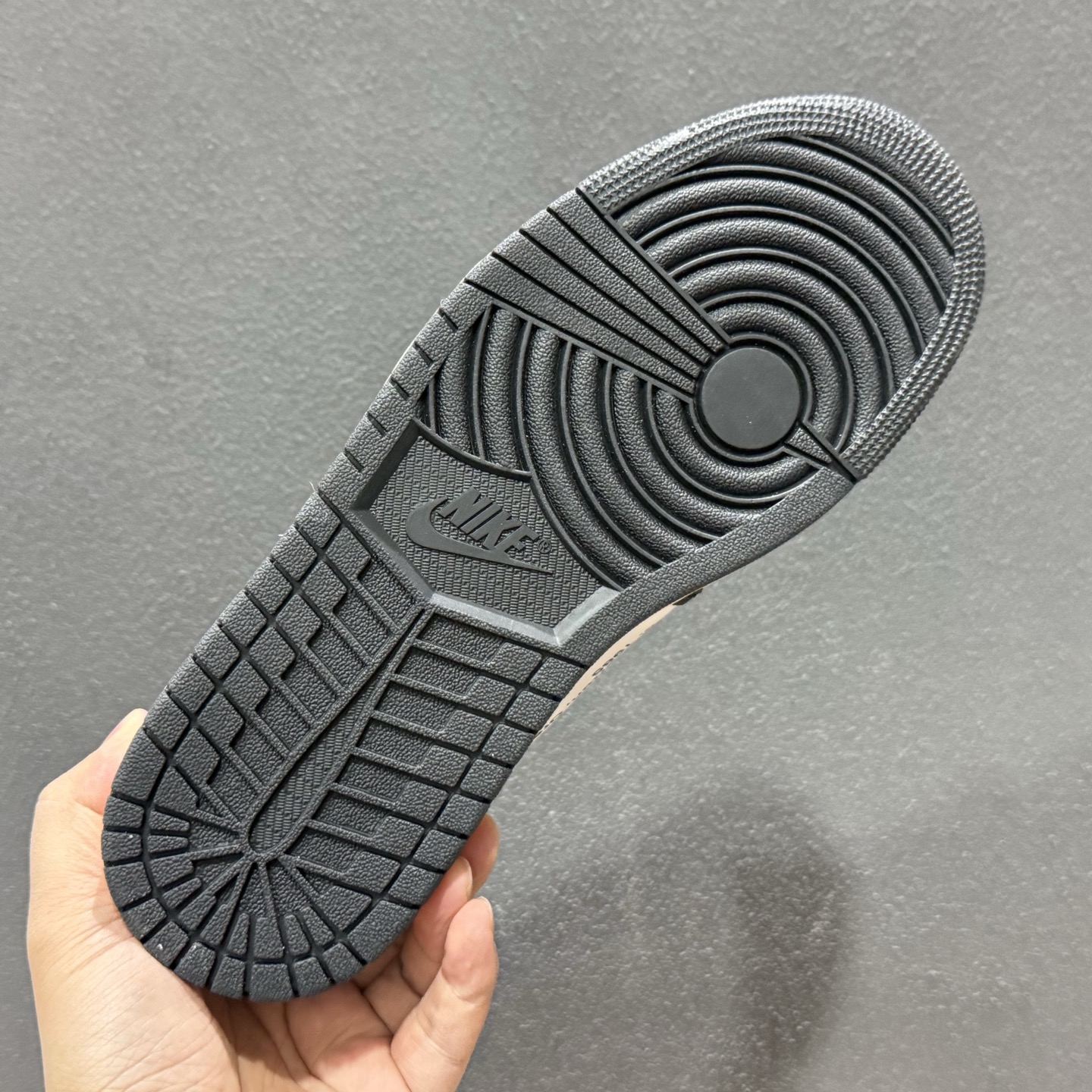 240 原装级别 AJ1倒勾限定Travis Scott x Air Jordan 1 ” Reverse Mocha “ AJ1乔1 TS UN 联名倒钩 低帮文化篮球鞋 XZ6868-006