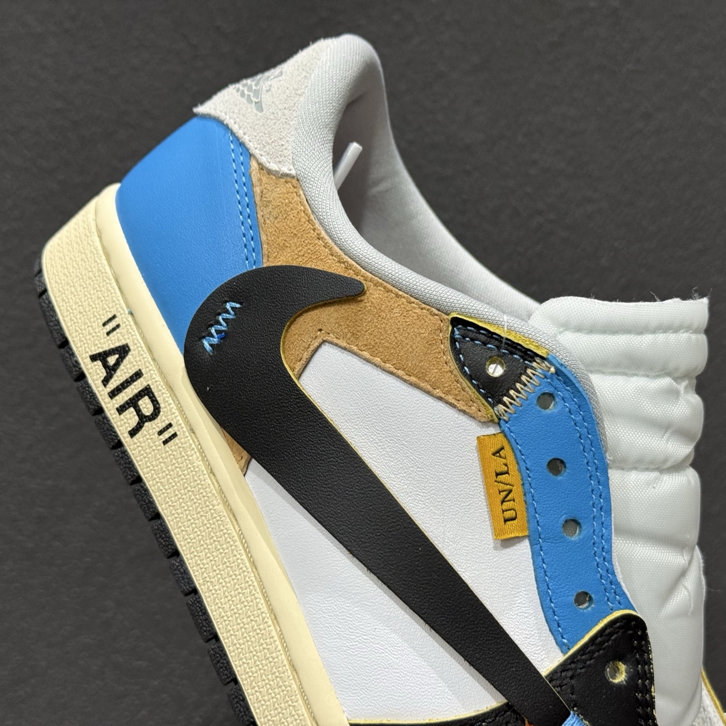 240 原装级别 AJ1倒勾限定Travis Scott x Air Jordan 1 ” Reverse Mocha “ AJ1乔1 TS UN 联名倒钩 低帮文化篮球鞋 XZ6868-006