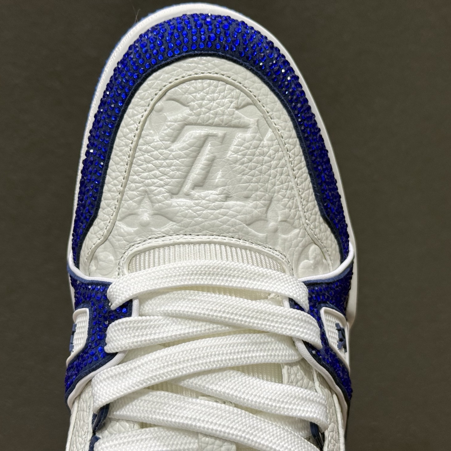 480 广奢高端货 LOUIS VUITTON LV Trainer钻鞋|低帮奢华板鞋白蓝钻鞋 LV Trainer系列高阶版本-Chinese UA Cheap High Quatity Brand Clothes Bags handbags Sneakers wholesale wholesaler seller from China Factory suppliers Fashion Clothing Shoes best Quality Beautiful Price 480 广奢高端货 LOUIS VUITTON LV Trainer钻鞋|低帮奢华板鞋白蓝钻鞋 LV Trainer系列高阶版本