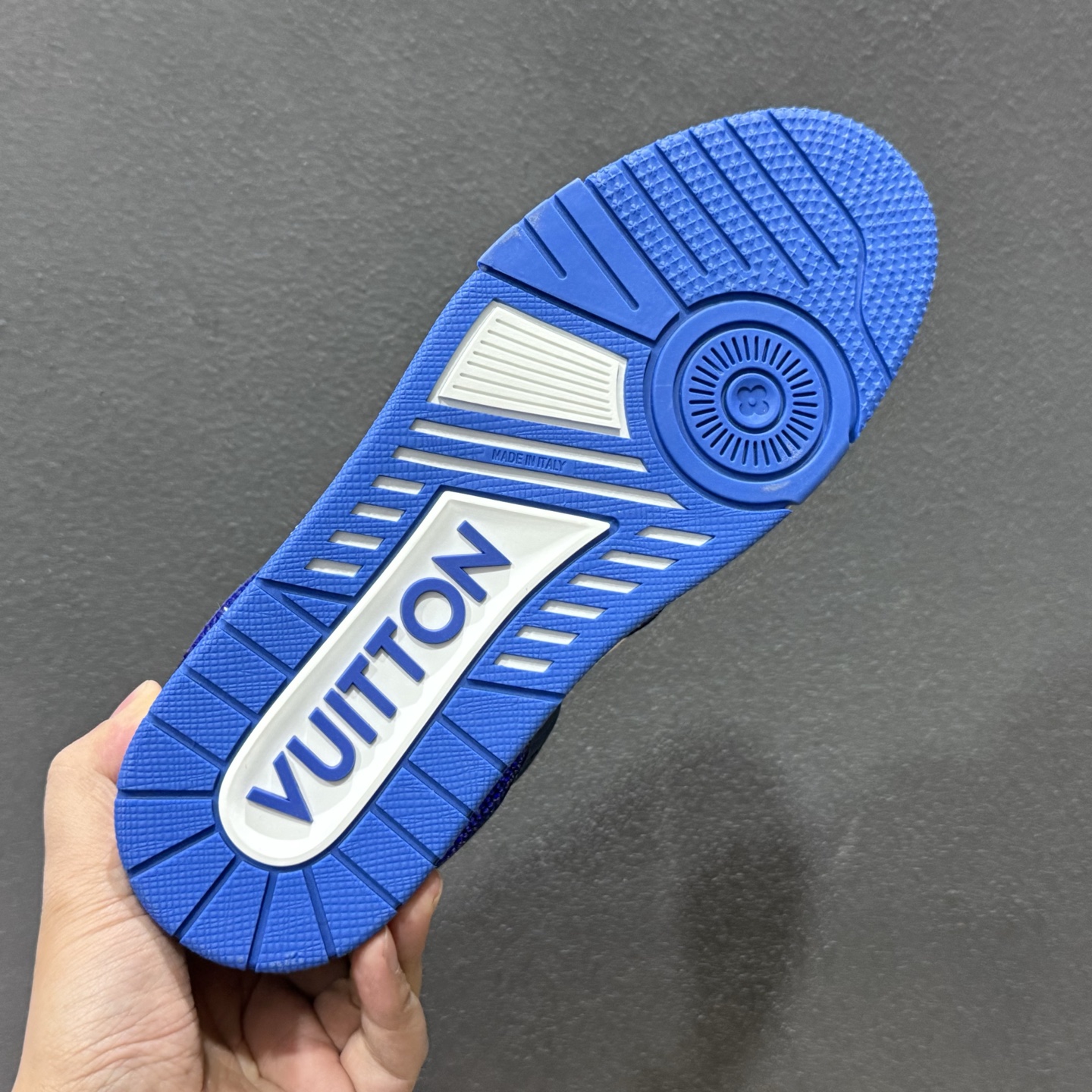 480 广奢高端货 LOUIS VUITTON LV Trainer钻鞋|低帮奢华板鞋白蓝钻鞋 LV Trainer系列高阶版本-Chinese UA Cheap High Quatity Brand Clothes Bags handbags Sneakers wholesale wholesaler seller from China Factory suppliers Fashion Clothing Shoes best Quality Beautiful Price 480 广奢高端货 LOUIS VUITTON LV Trainer钻鞋|低帮奢华板鞋白蓝钻鞋 LV Trainer系列高阶版本