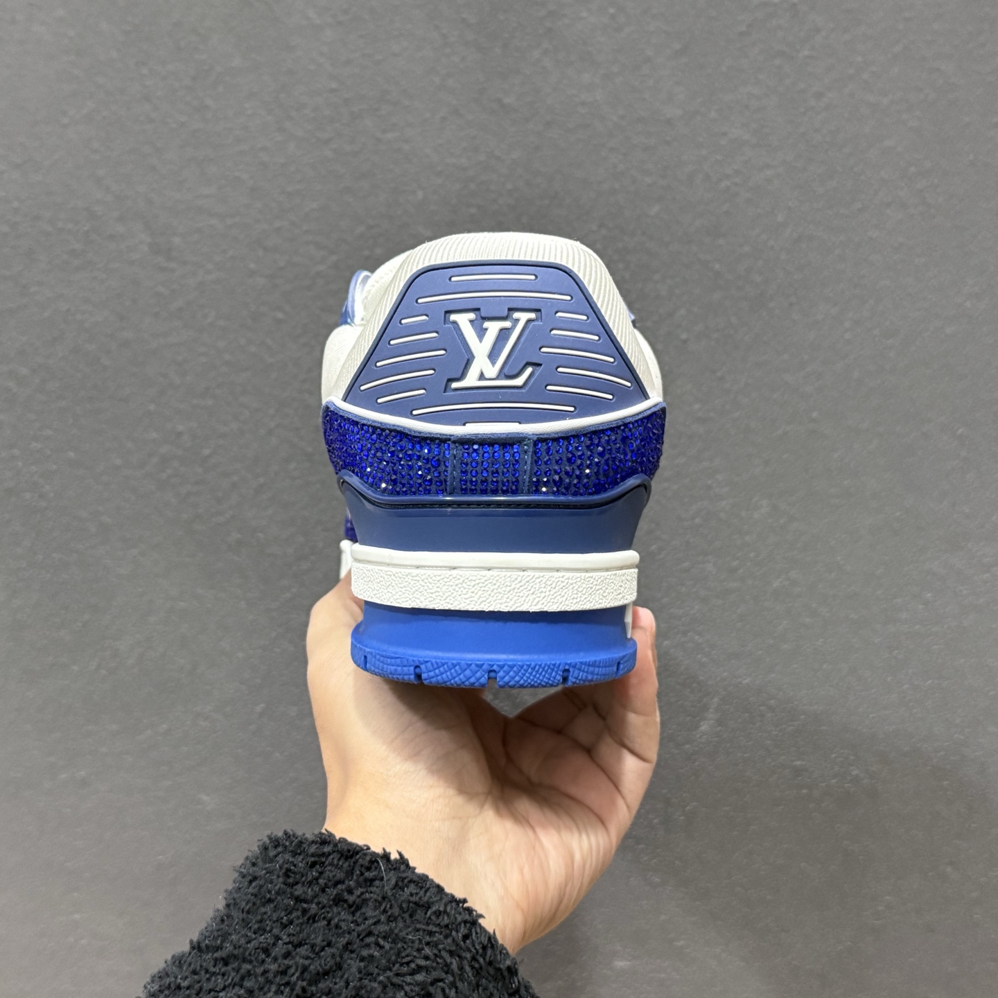 480 广奢高端货 LOUIS VUITTON LV Trainer钻鞋|低帮奢华板鞋白蓝钻鞋 LV Trainer系列高阶版本-Chinese UA Cheap High Quatity Brand Clothes Bags handbags Sneakers wholesale wholesaler seller from China Factory suppliers Fashion Clothing Shoes best Quality Beautiful Price 480 广奢高端货 LOUIS VUITTON LV Trainer钻鞋|低帮奢华板鞋白蓝钻鞋 LV Trainer系列高阶版本