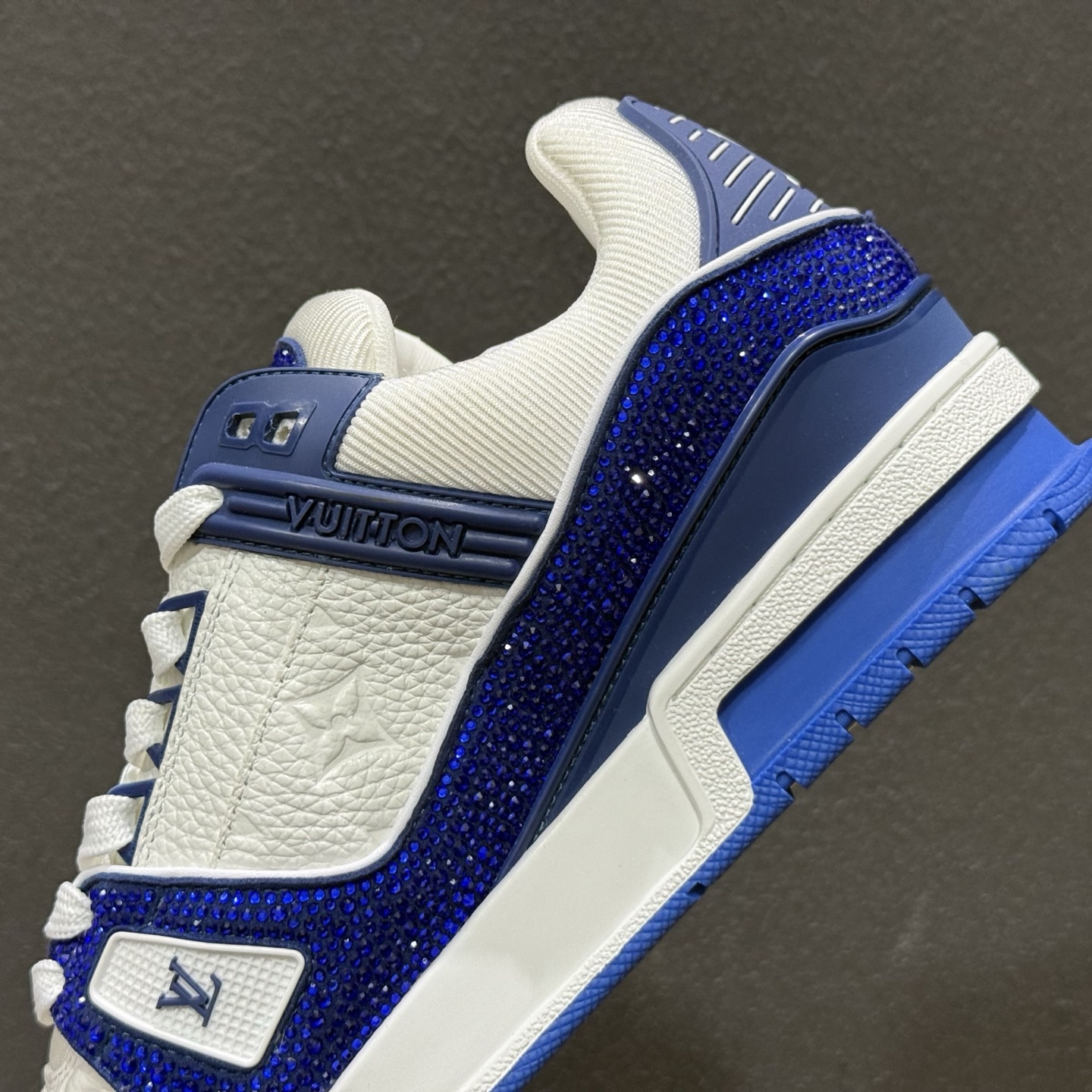 480 广奢高端货 LOUIS VUITTON LV Trainer钻鞋|低帮奢华板鞋白蓝钻鞋 LV Trainer系列高阶版本-Chinese UA Cheap High Quatity Brand Clothes Bags handbags Sneakers wholesale wholesaler seller from China Factory suppliers Fashion Clothing Shoes best Quality Beautiful Price 480 广奢高端货 LOUIS VUITTON LV Trainer钻鞋|低帮奢华板鞋白蓝钻鞋 LV Trainer系列高阶版本