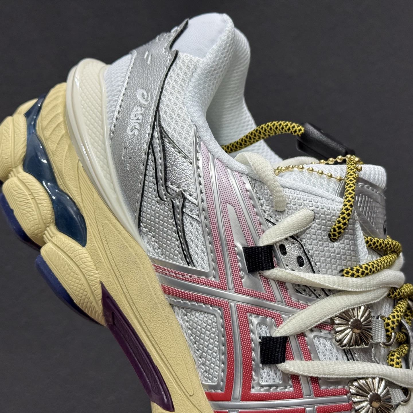 200 ASICS Gel-Cumulus 16 TG 新款休闲鞋 厚底街头运动休闲鞋 1203B115-100