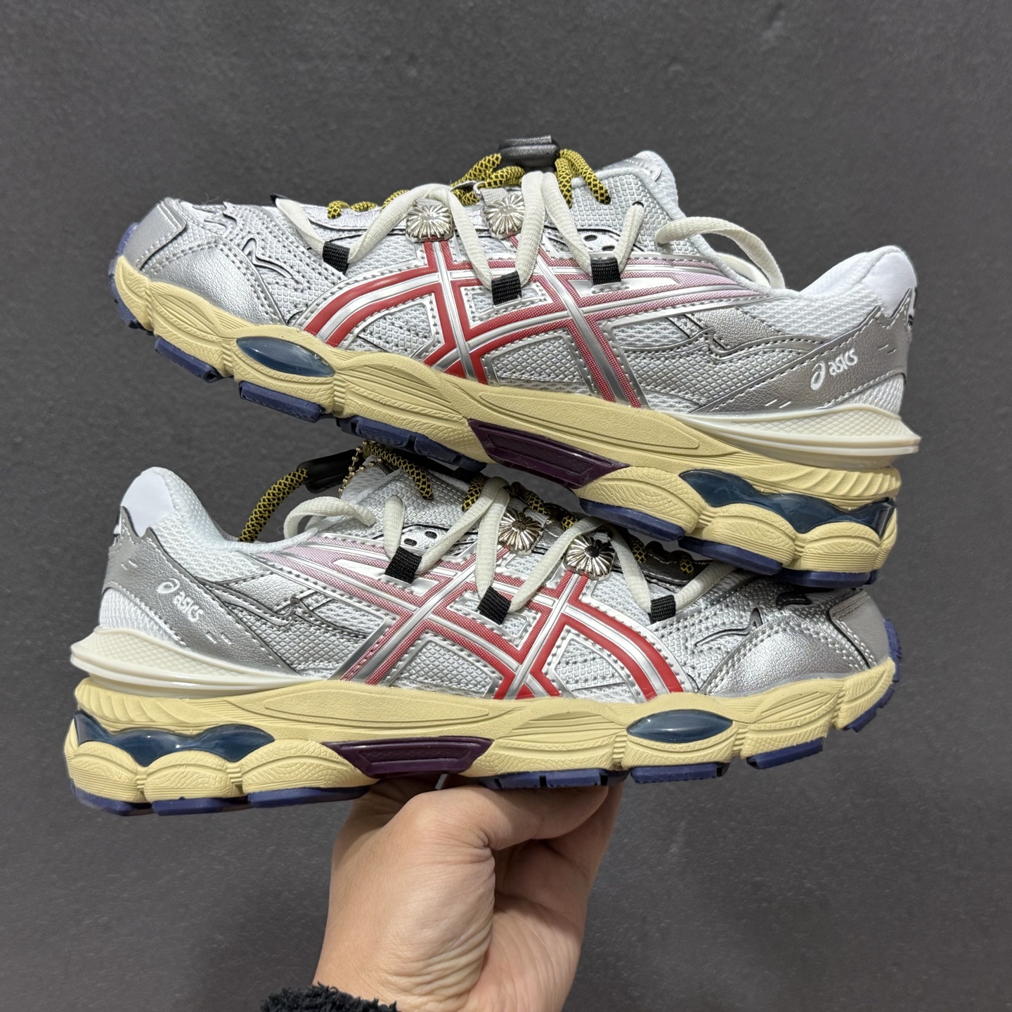 200 ASICS Gel-Cumulus 16 TG 新款休闲鞋 厚底街头运动休闲鞋 1203B115-100
