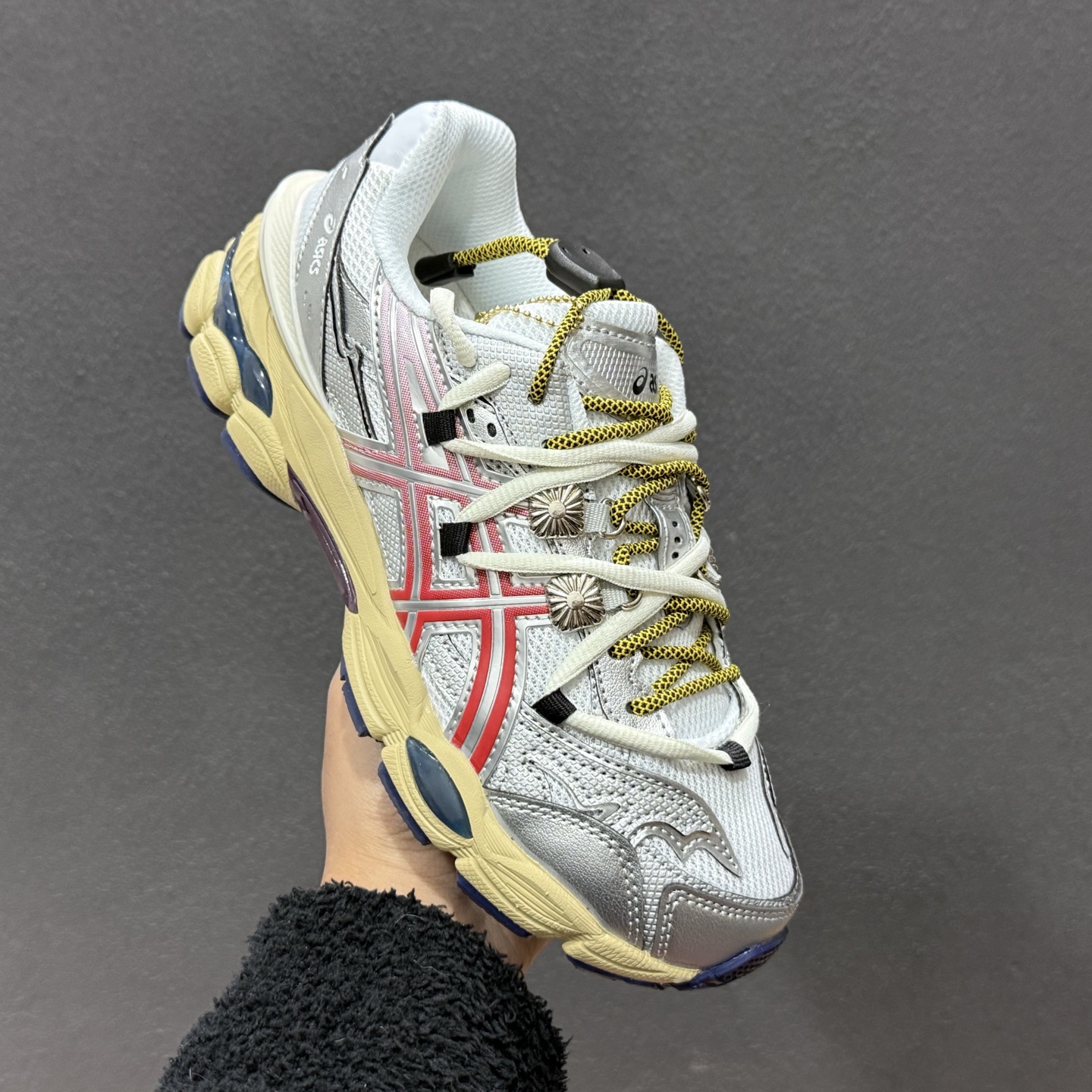 200 ASICS Gel-Cumulus 16 TG 新款休闲鞋 厚底街头运动休闲鞋 1203B115-100