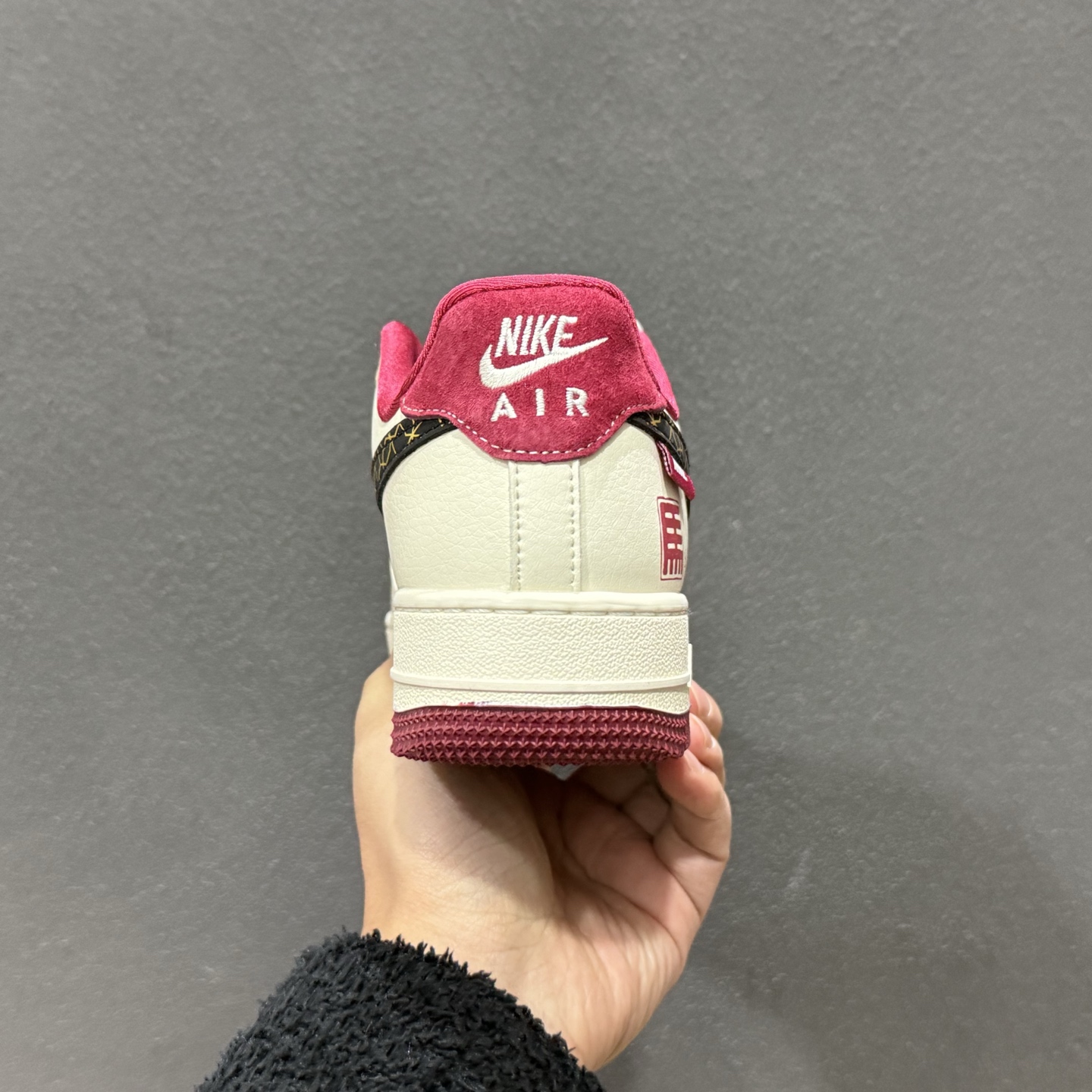 260 2026新款定制限量发售高端定制Nike Air Force 1 '07 Low “马年限定联名------白灰中国风” KD1688-006-Chinese UA Cheap High Quatity Brand Clothes Bags handbags Sneakers wholesale wholesaler seller from China Factory suppliers Fashion Clothing Shoes best Quality Beautiful Price 260 2026新款定制限量发售高端定制Nike Air Force 1 '07 Low “马年限定联名------白灰中国风” KD1688-006