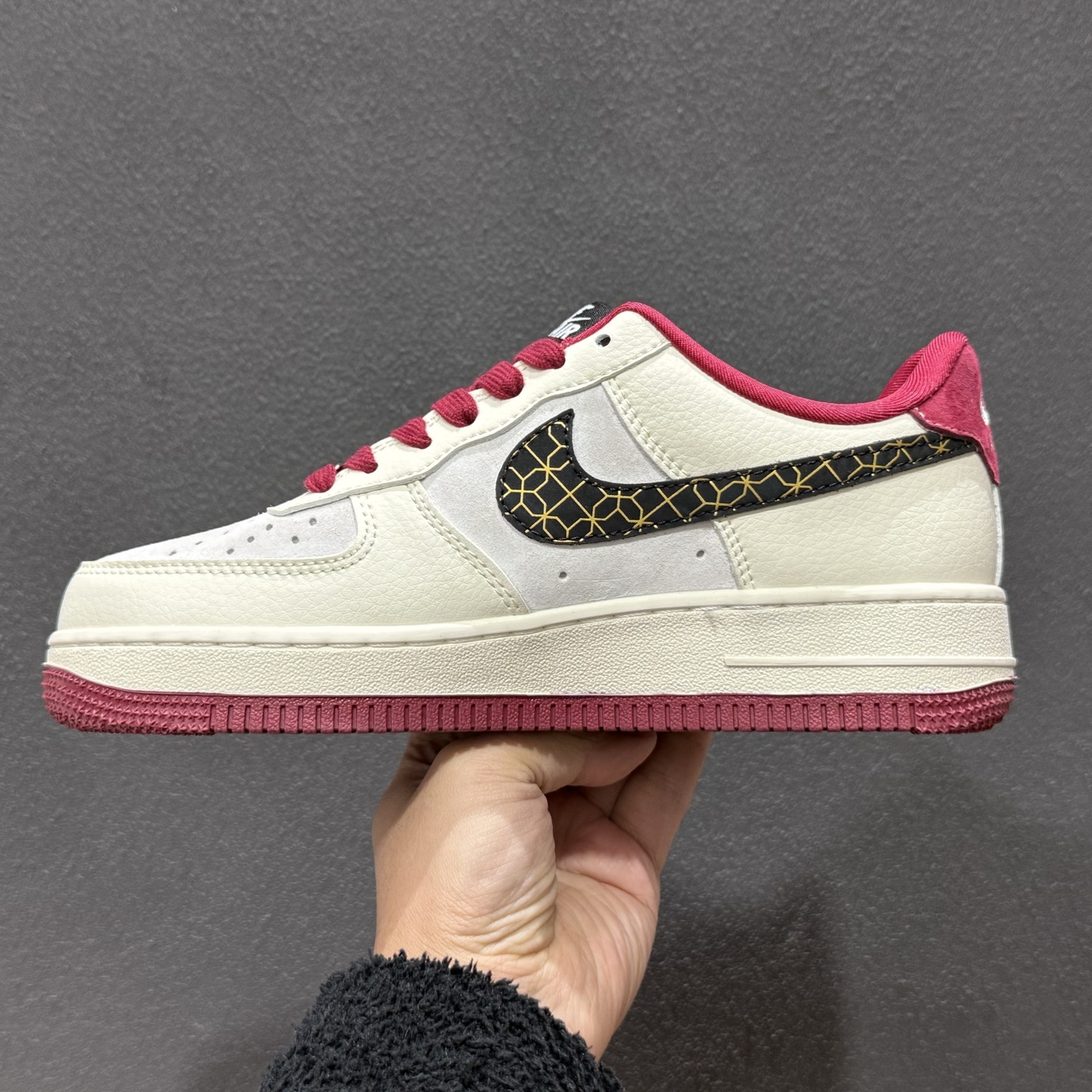 260 2026新款定制限量发售高端定制Nike Air Force 1 '07 Low “马年限定联名------白灰中国风” KD1688-006-Chinese UA Cheap High Quatity Brand Clothes Bags handbags Sneakers wholesale wholesaler seller from China Factory suppliers Fashion Clothing Shoes best Quality Beautiful Price 260 2026新款定制限量发售高端定制Nike Air Force 1 '07 Low “马年限定联名------白灰中国风” KD1688-006