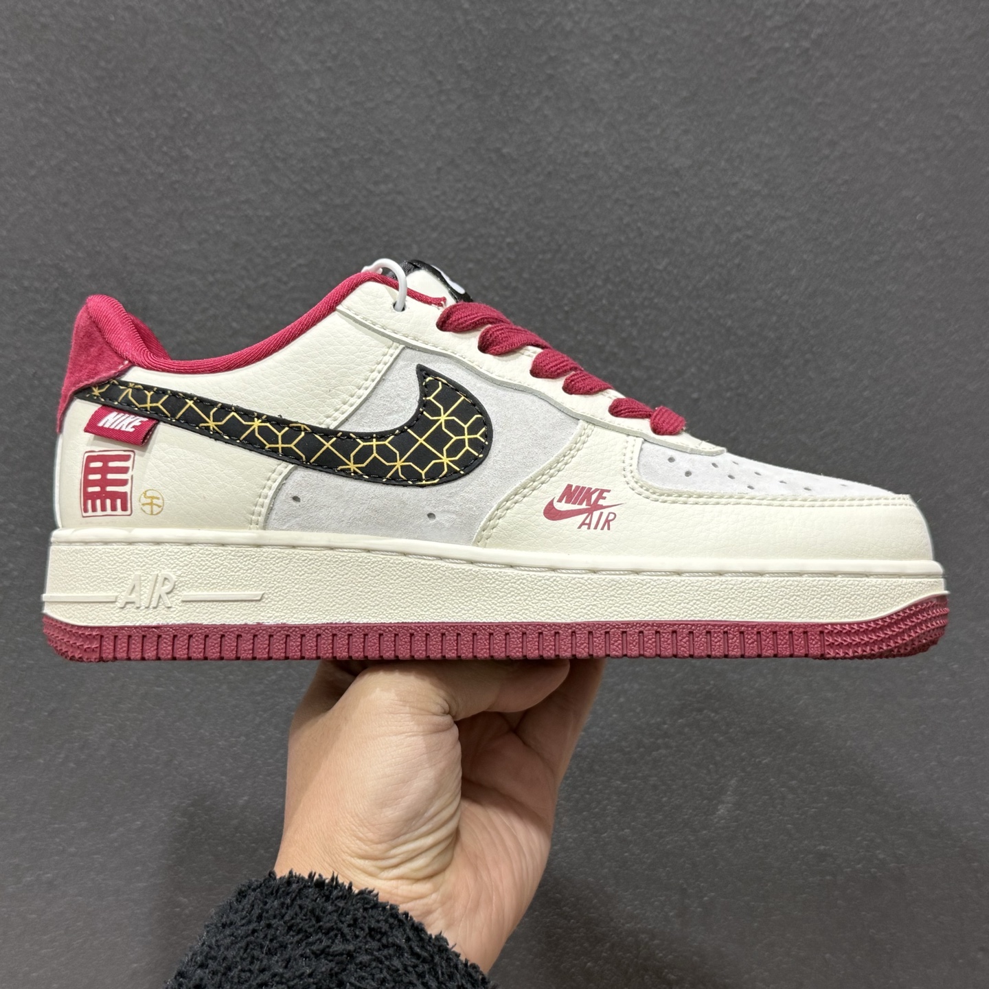 260 2026新款定制限量发售高端定制Nike Air Force 1 '07 Low “马年限定联名------白灰中国风” KD1688-006-Chinese UA Cheap High Quatity Brand Clothes Bags handbags Sneakers wholesale wholesaler seller from China Factory suppliers Fashion Clothing Shoes best Quality Beautiful Price 260 2026新款定制限量发售高端定制Nike Air Force 1 '07 Low “马年限定联名------白灰中国风” KD1688-006