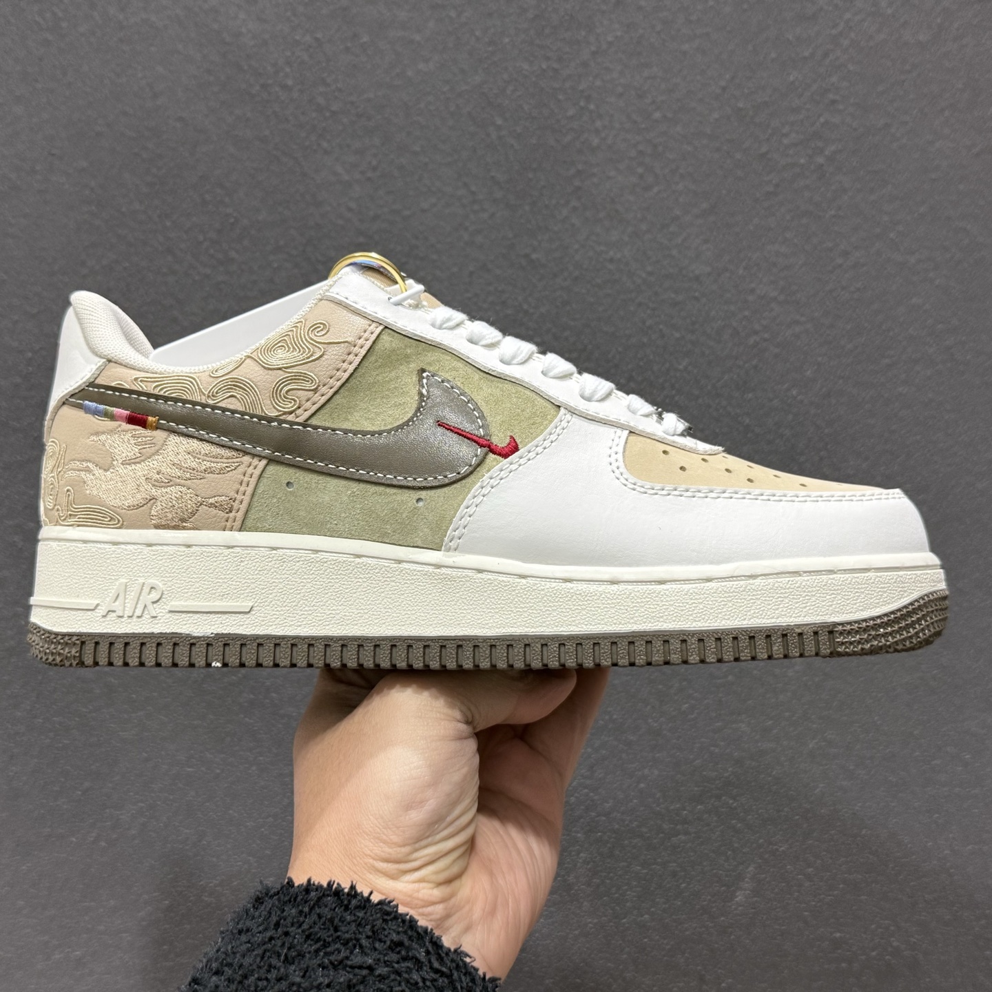 260 国风美学拉满的Nike AF1太绝了米白主调搭卡其军绿低饱和撞色 IQ1119-088