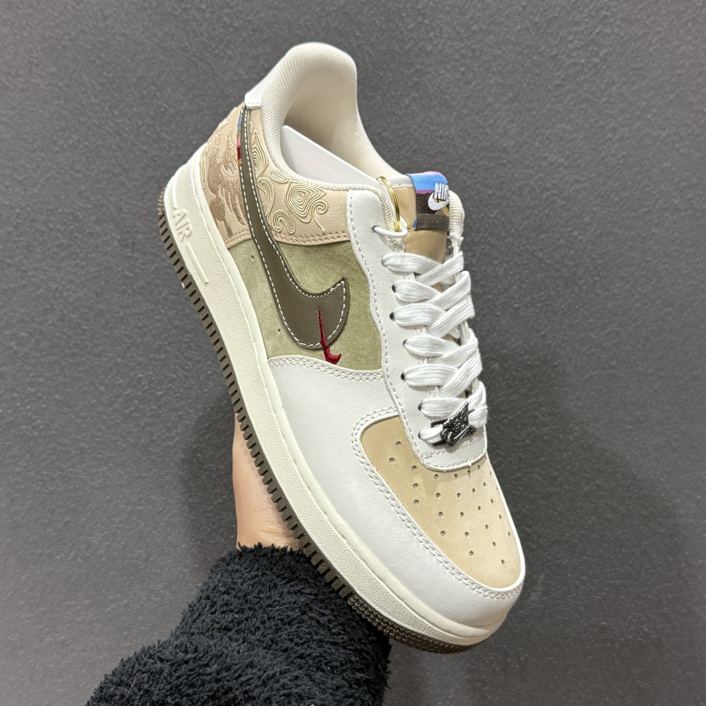 260 国风美学拉满的Nike AF1太绝了米白主调搭卡其军绿低饱和撞色 IQ1119-088
