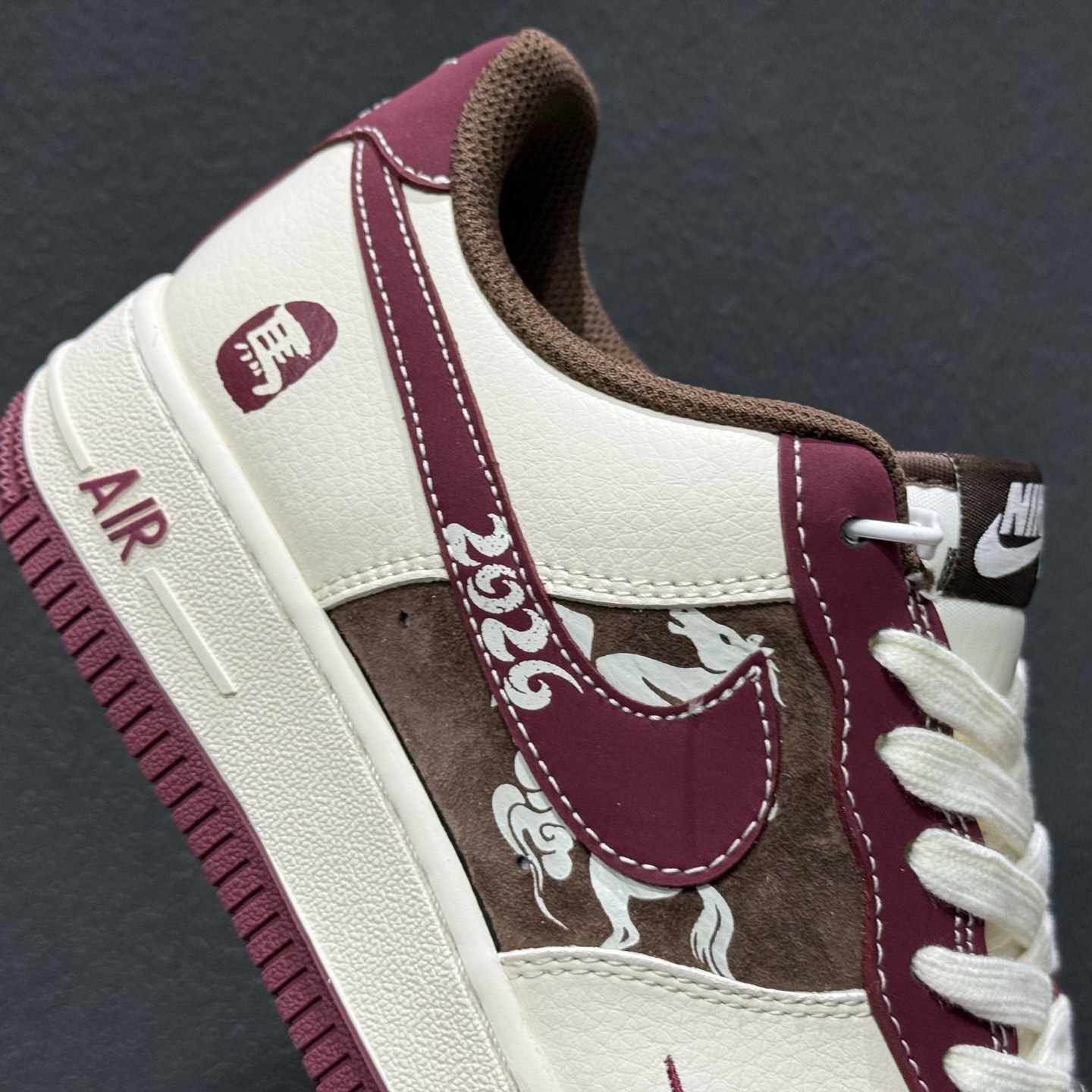 260 马年限定 高端定制Nike Air Force 1 '07 Low “马年限定-瑞马纳福” 酒红 + 奶白 + 咖棕的复古配色 XD0028-007-Chinese UA Cheap High Quatity Brand Clothes Bags handbags Sneakers wholesale wholesaler seller from China Factory suppliers Fashion Clothing Shoes best Quality Beautiful Price 260 马年限定 高端定制Nike Air Force 1 '07 Low “马年限定-瑞马纳福” 酒红 + 奶白 + 咖棕的复古配色 XD0028-007