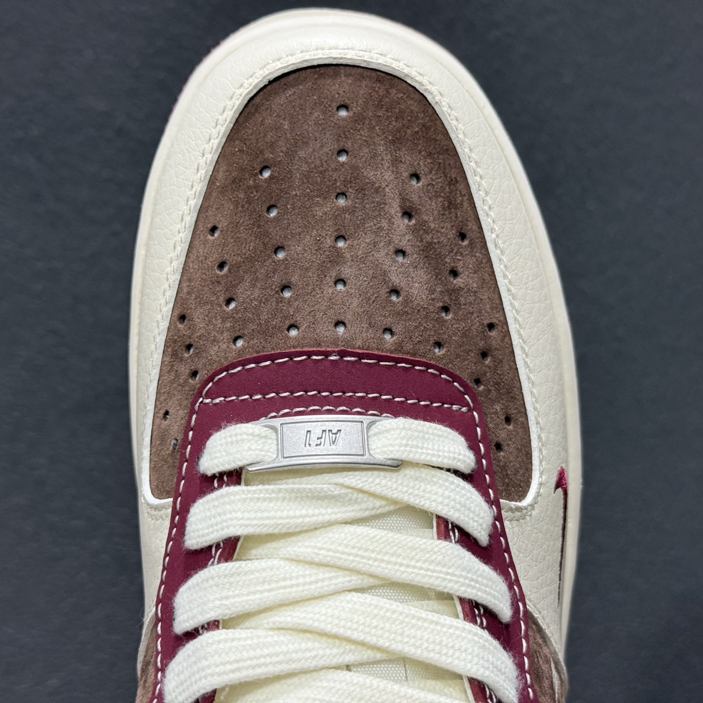 260 马年限定 高端定制Nike Air Force 1 '07 Low “马年限定-瑞马纳福” 酒红 + 奶白 + 咖棕的复古配色 XD0028-007-Chinese UA Cheap High Quatity Brand Clothes Bags handbags Sneakers wholesale wholesaler seller from China Factory suppliers Fashion Clothing Shoes best Quality Beautiful Price 260 马年限定 高端定制Nike Air Force 1 '07 Low “马年限定-瑞马纳福” 酒红 + 奶白 + 咖棕的复古配色 XD0028-007