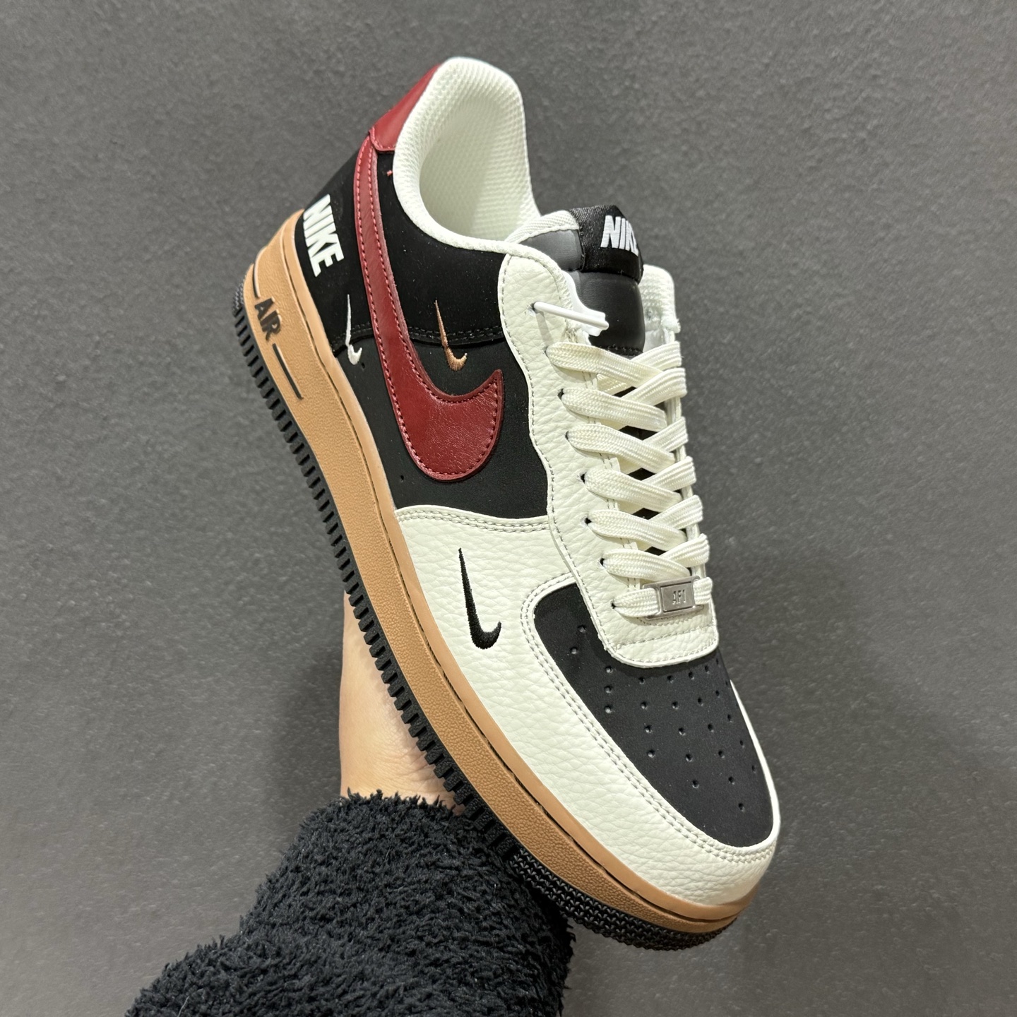 260 NIke Air Force 1 '07 Low “白红黑彩色拼接” 空军一号低帮 运动鞋 休闲鞋 IM3378-122-Chinese UA Cheap High Quatity Brand Clothes Bags handbags Sneakers wholesale wholesaler seller from China Factory suppliers Fashion Clothing Shoes best Quality Beautiful Price 260 NIke Air Force 1 '07 Low “白红黑彩色拼接” 空军一号低帮 运动鞋 休闲鞋 IM3378-122