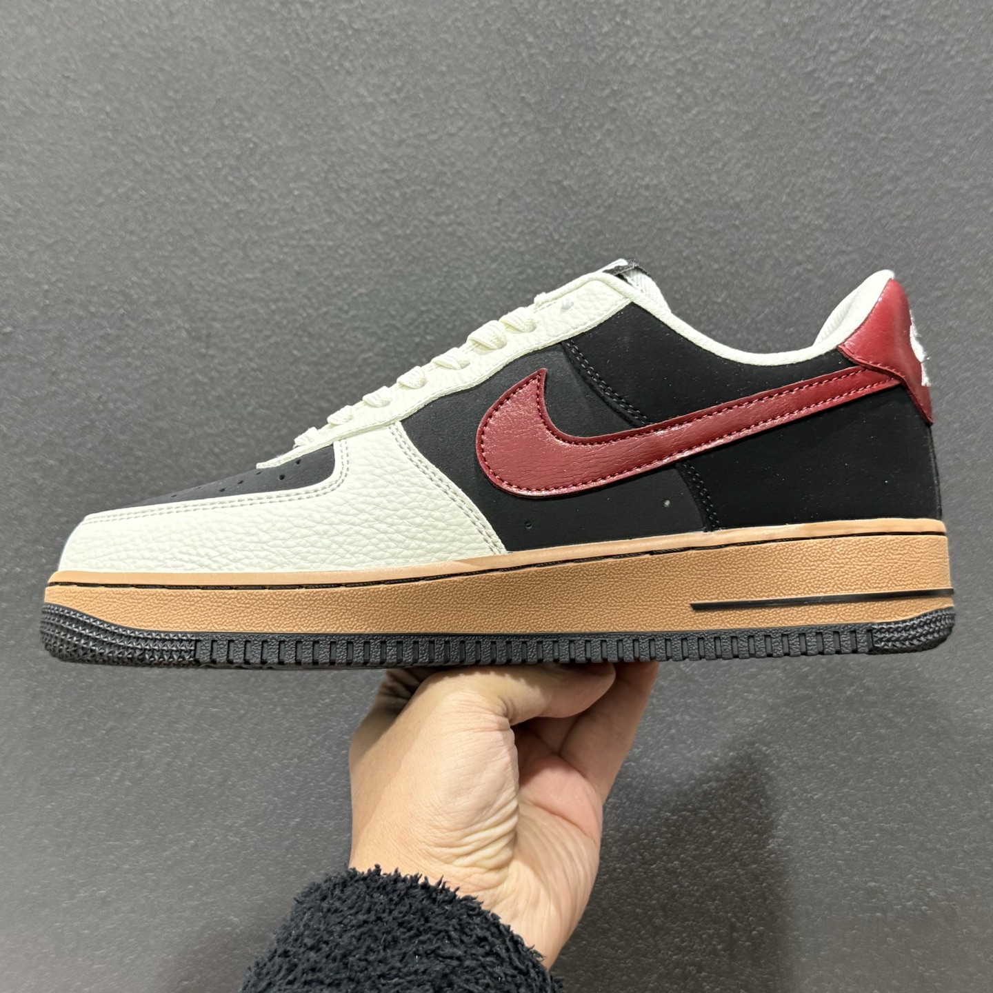 260 NIke Air Force 1 '07 Low “白红黑彩色拼接” 空军一号低帮 运动鞋 休闲鞋 IM3378-122-Chinese UA Cheap High Quatity Brand Clothes Bags handbags Sneakers wholesale wholesaler seller from China Factory suppliers Fashion Clothing Shoes best Quality Beautiful Price 260 NIke Air Force 1 '07 Low “白红黑彩色拼接” 空军一号低帮 运动鞋 休闲鞋 IM3378-122