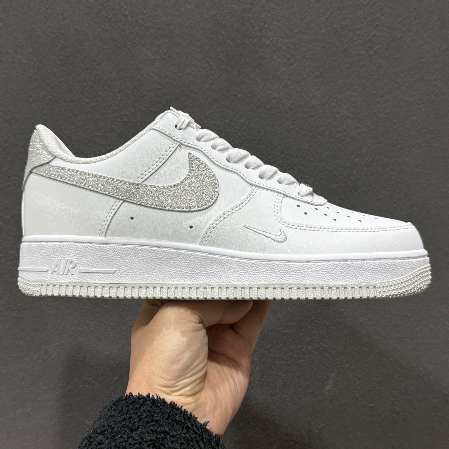 260 爆款定制 二次元主题 Nike Air Force 1 Low’07 亮片小勾 空军一号低帮休闲板鞋 ZH0316-156-Chinese UA Cheap High Quatity Brand Clothes Bags handbags Sneakers wholesale wholesaler seller from China Factory suppliers Fashion Clothing Shoes best Quality Beautiful Price 260 爆款定制 二次元主题 Nike Air Force 1 Low’07 亮片小勾 空军一号低帮休闲板鞋 ZH0316-156