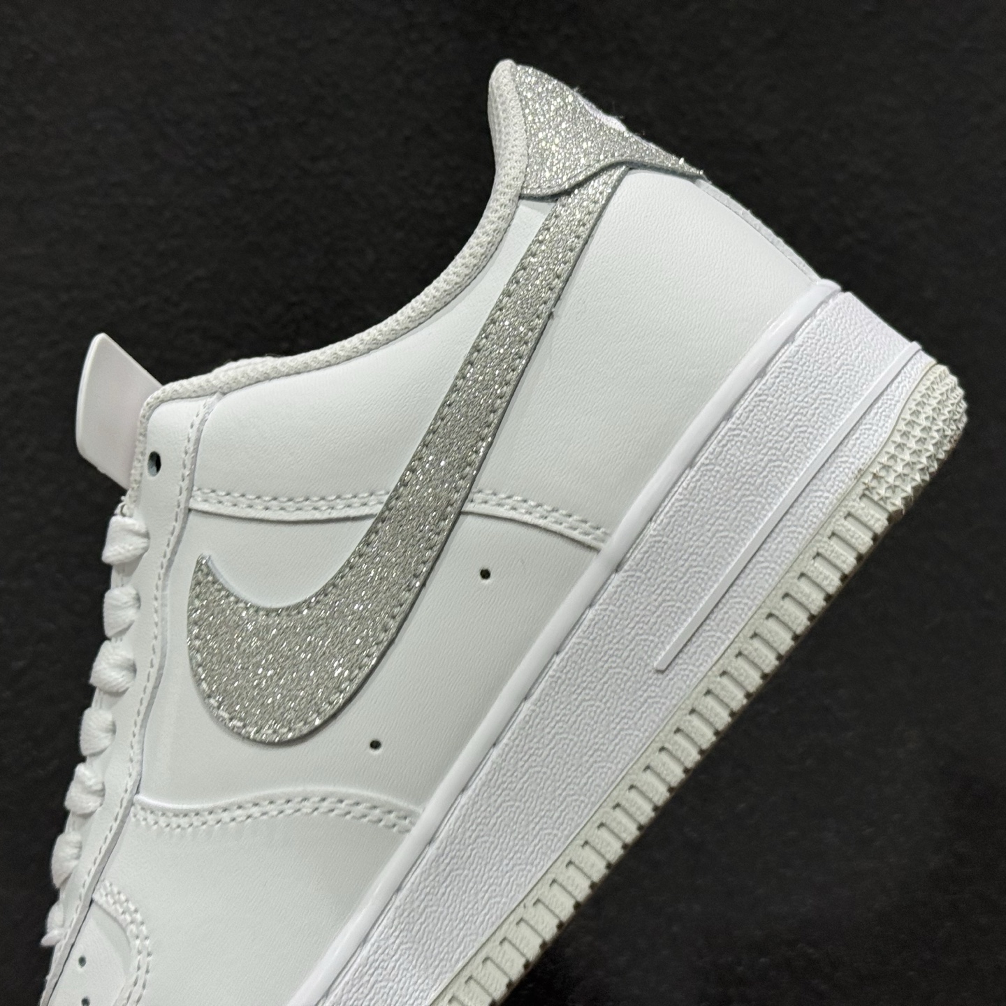 260 爆款定制 二次元主题 Nike Air Force 1 Low’07 亮片小勾 空军一号低帮休闲板鞋 ZH0316-156-Chinese UA Cheap High Quatity Brand Clothes Bags handbags Sneakers wholesale wholesaler seller from China Factory suppliers Fashion Clothing Shoes best Quality Beautiful Price 260 爆款定制 二次元主题 Nike Air Force 1 Low’07 亮片小勾 空军一号低帮休闲板鞋 ZH0316-156