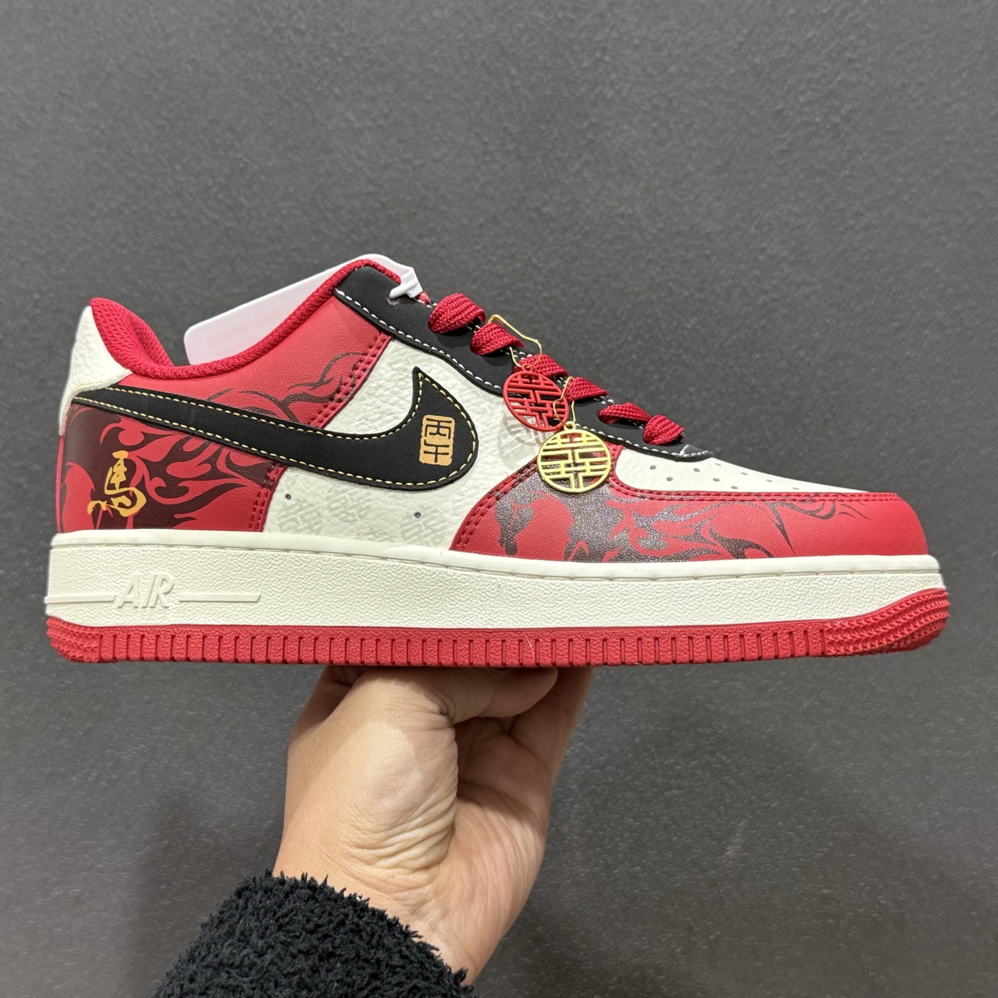 260 Nike Air Force1 07 low 马年限定 KG6699-F20-Chinese UA Cheap High Quatity Brand Clothes Bags handbags Sneakers wholesale wholesaler seller from China Factory suppliers Fashion Clothing Shoes best Quality Beautiful Price 260 Nike Air Force1 07 low 马年限定 KG6699-F20