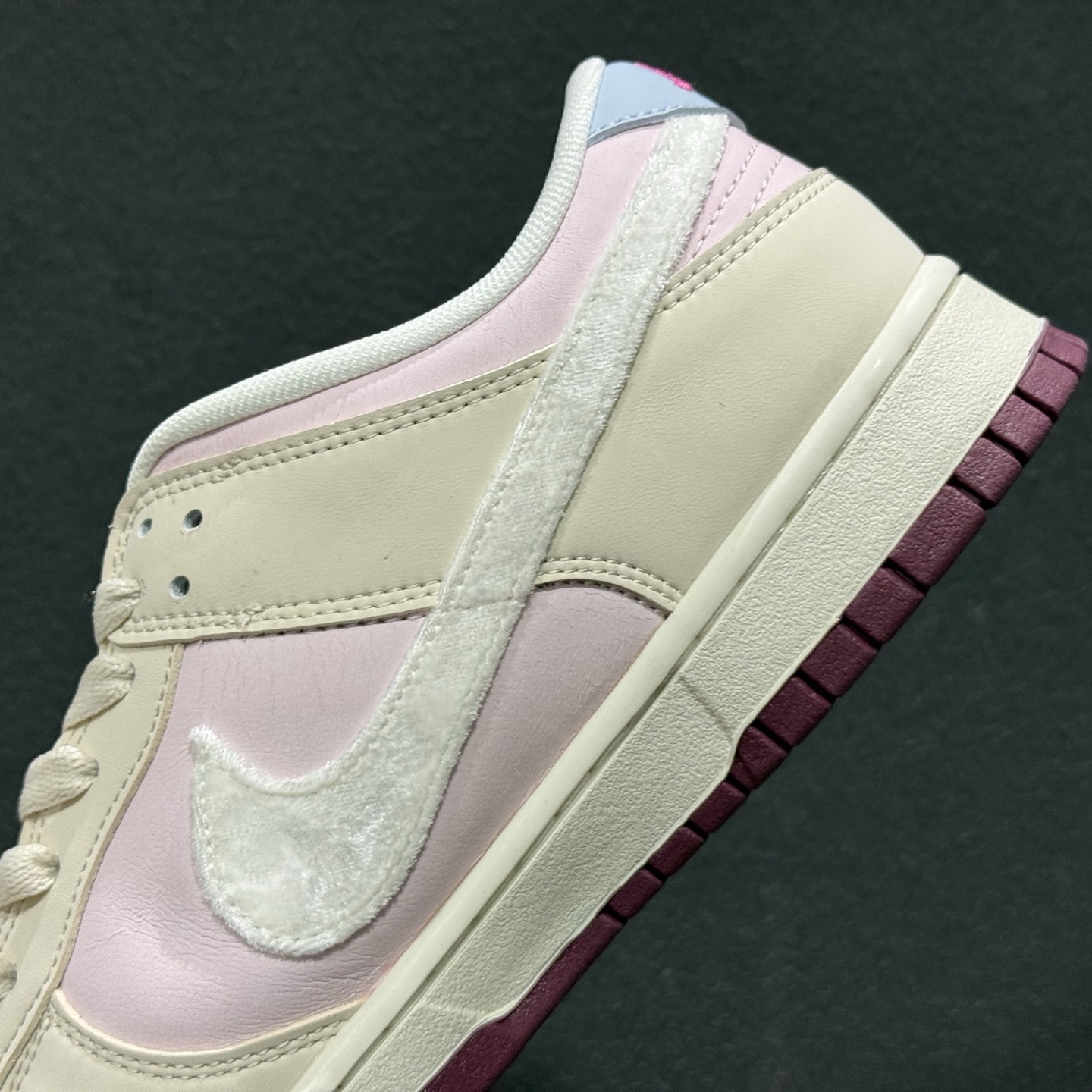 220 Nike SB Dunk Low 情人节限定 低帮休闲板鞋 IQ1145-610