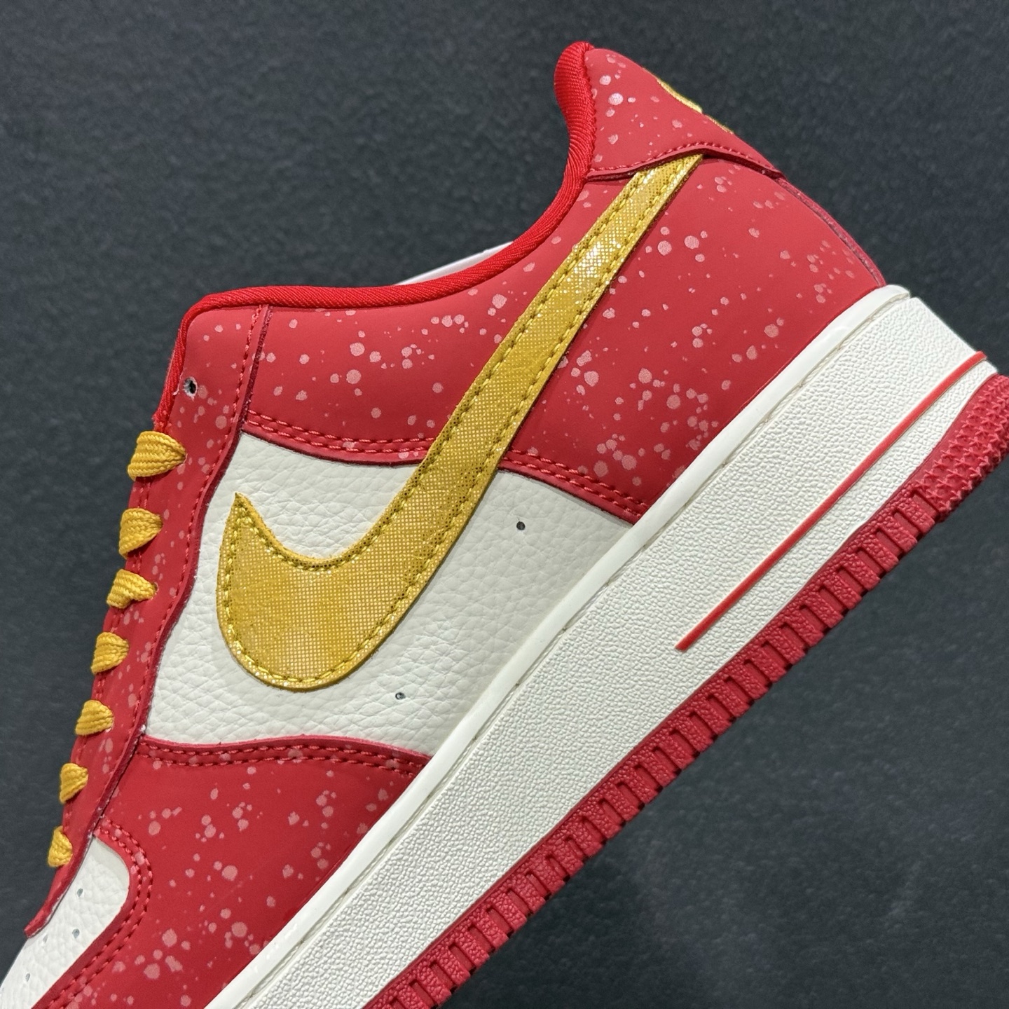 260 2026新款定制限量发售高端定制Nike Air Force 1 '07 Low “马年限定联名------白红金泼墨” DF0188-131-Chinese UA Cheap High Quatity Brand Clothes Bags handbags Sneakers wholesale wholesaler seller from China Factory suppliers Fashion Clothing Shoes best Quality Beautiful Price 260 2026新款定制限量发售高端定制Nike Air Force 1 '07 Low “马年限定联名------白红金泼墨” DF0188-131