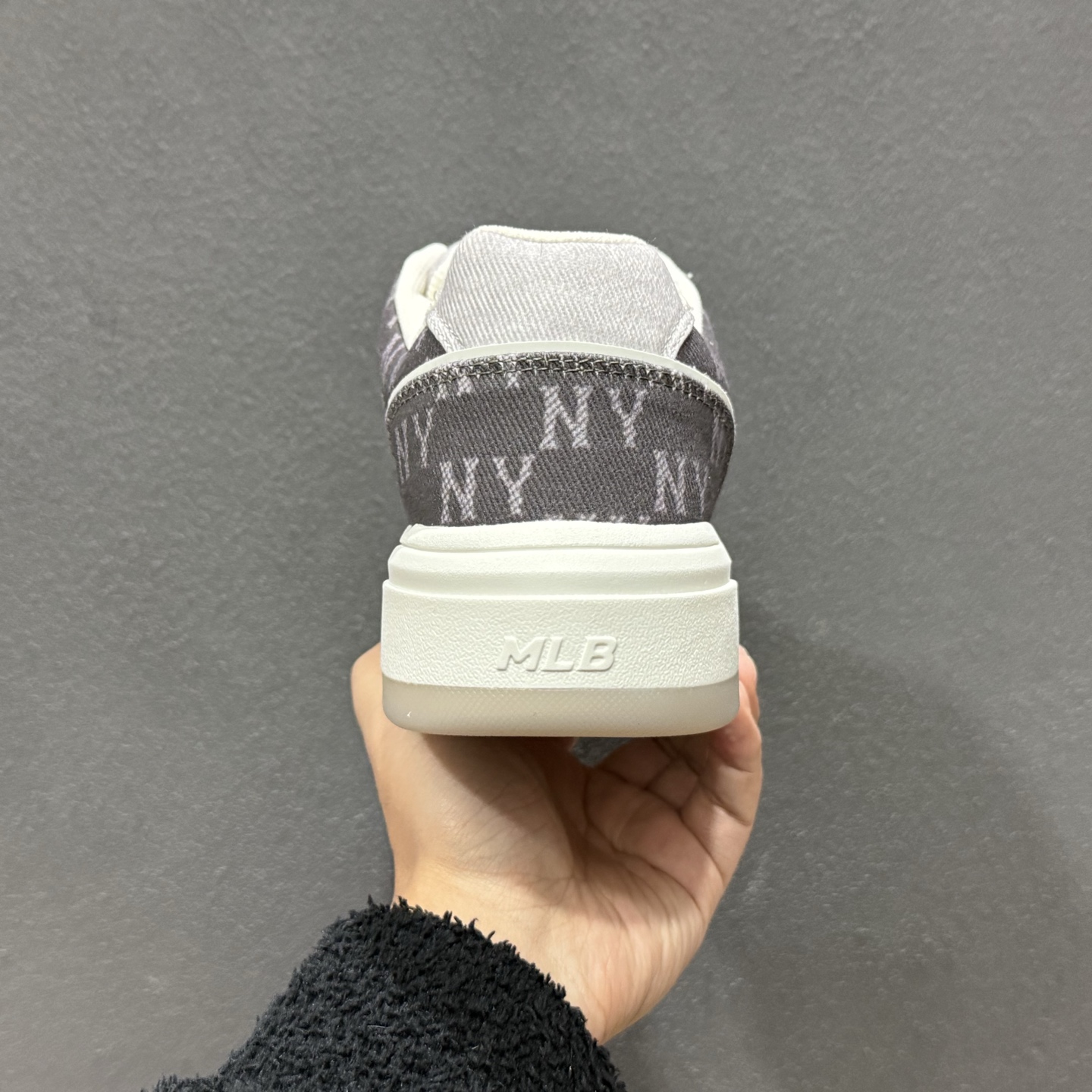 200 MLB CHUNKY LINER DENIM MONOGRAM SL 印刻老花 时尚舒适 休闲运动 防滑耐磨低帮学长鞋 3ASXM016N-102-Chinese UA Cheap High Quatity Brand Clothes Bags handbags Sneakers wholesale wholesaler seller from China Factory suppliers Fashion Clothing Shoes best Quality Beautiful Price 200 MLB CHUNKY LINER DENIM MONOGRAM SL 印刻老花 时尚舒适 休闲运动 防滑耐磨低帮学长鞋 3ASXM016N-102