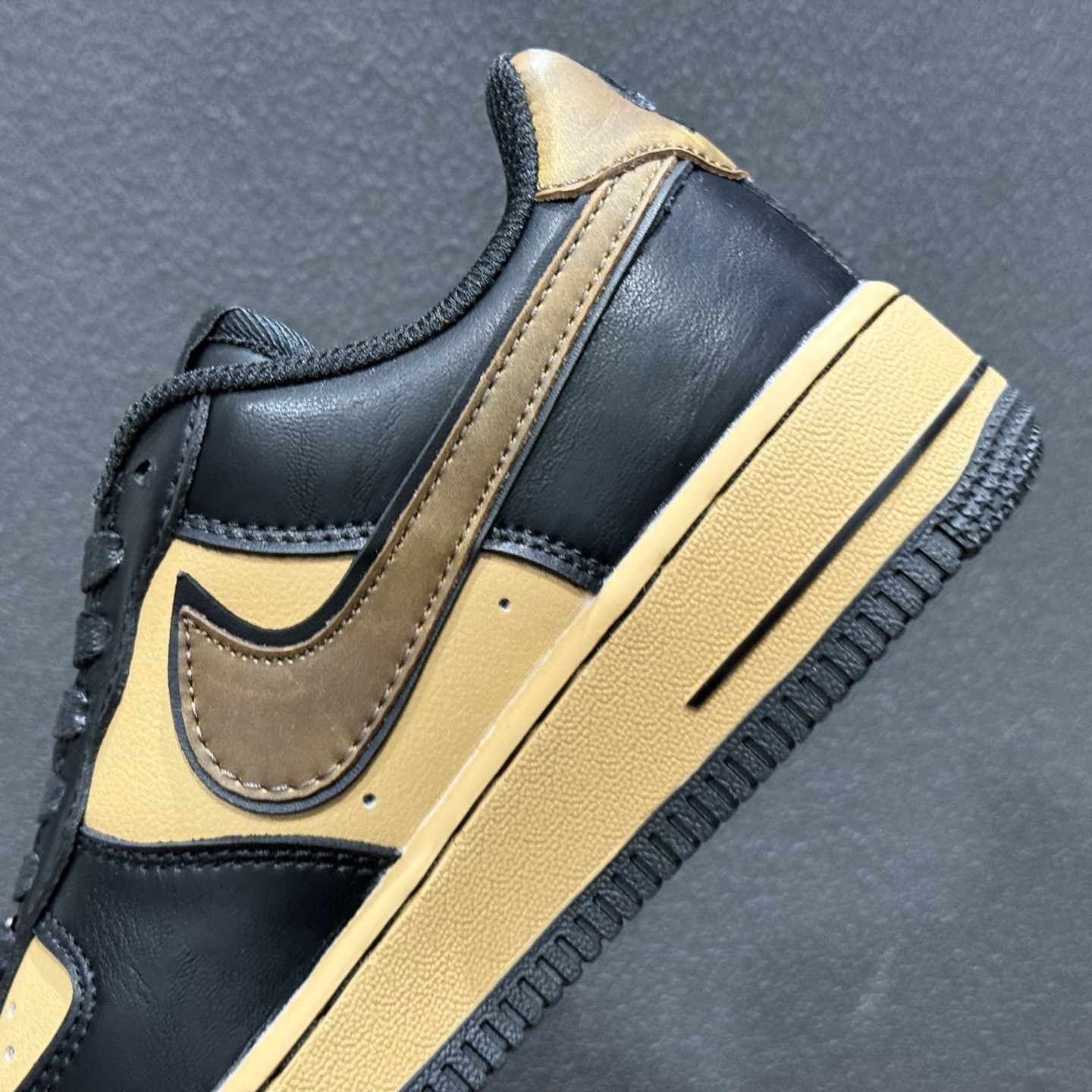 260 Nike Air Force 1'07 Low 墨棕玄砂 空军一号低帮休闲板鞋 FB8878-200