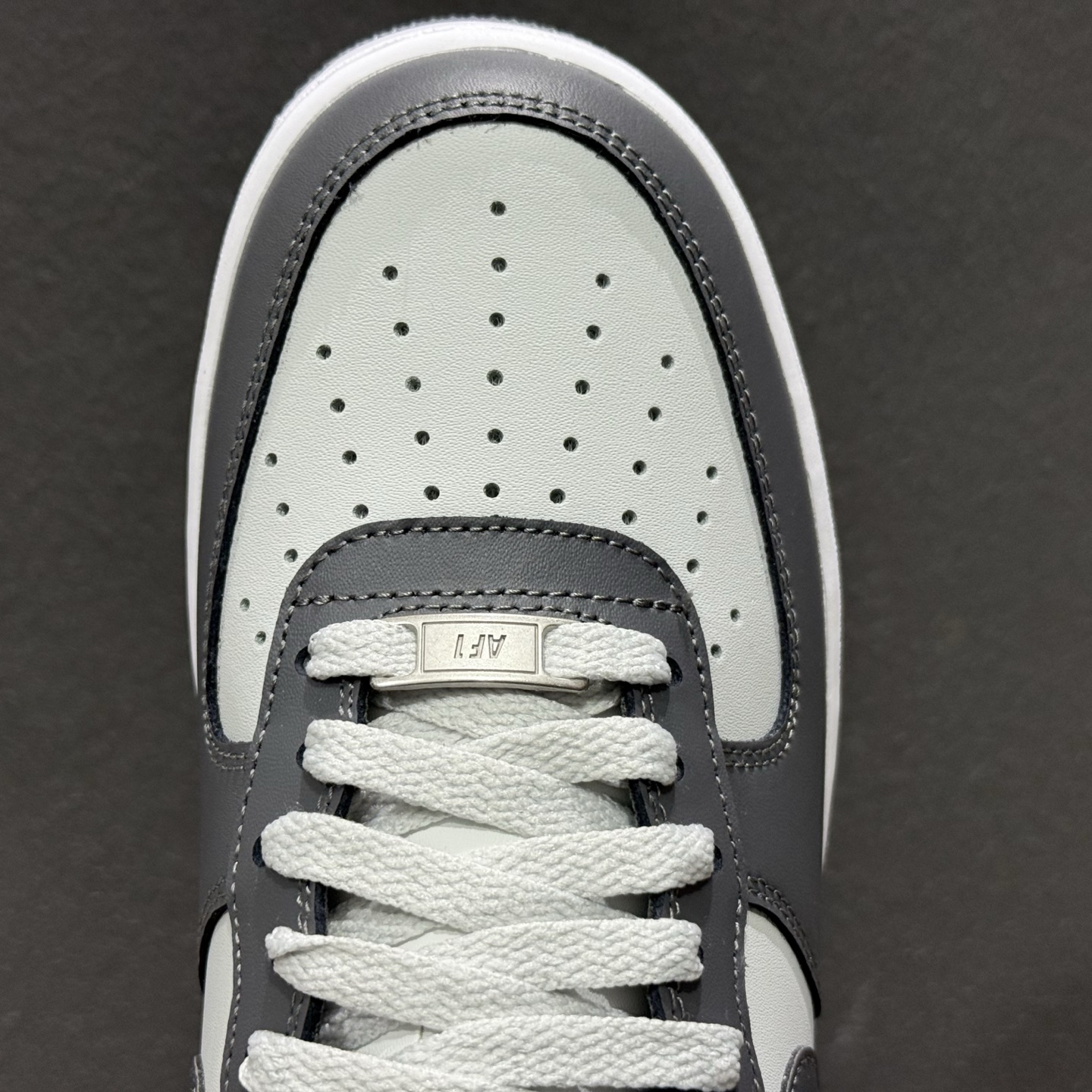200 Nike Air Force 1'07 Low 空军一号低帮休闲板鞋 FJ4146-004-Chinese UA Cheap High Quatity Brand Clothes Bags handbags Sneakers wholesale wholesaler seller from China Factory suppliers Fashion Clothing Shoes best Quality Beautiful Price 200 Nike Air Force 1'07 Low 空军一号低帮休闲板鞋 FJ4146-004