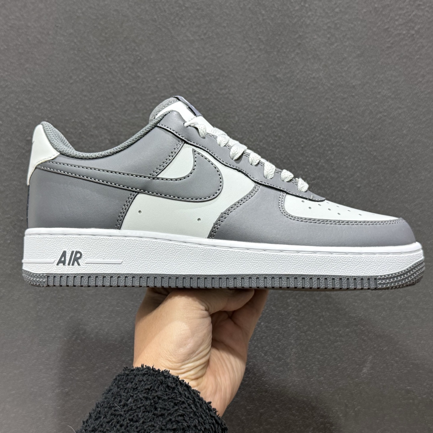 200 Nike Air Force 1'07 Low 空军一号低帮休闲板鞋 FJ4146-004-Chinese UA Cheap High Quatity Brand Clothes Bags handbags Sneakers wholesale wholesaler seller from China Factory suppliers Fashion Clothing Shoes best Quality Beautiful Price 200 Nike Air Force 1'07 Low 空军一号低帮休闲板鞋 FJ4146-004