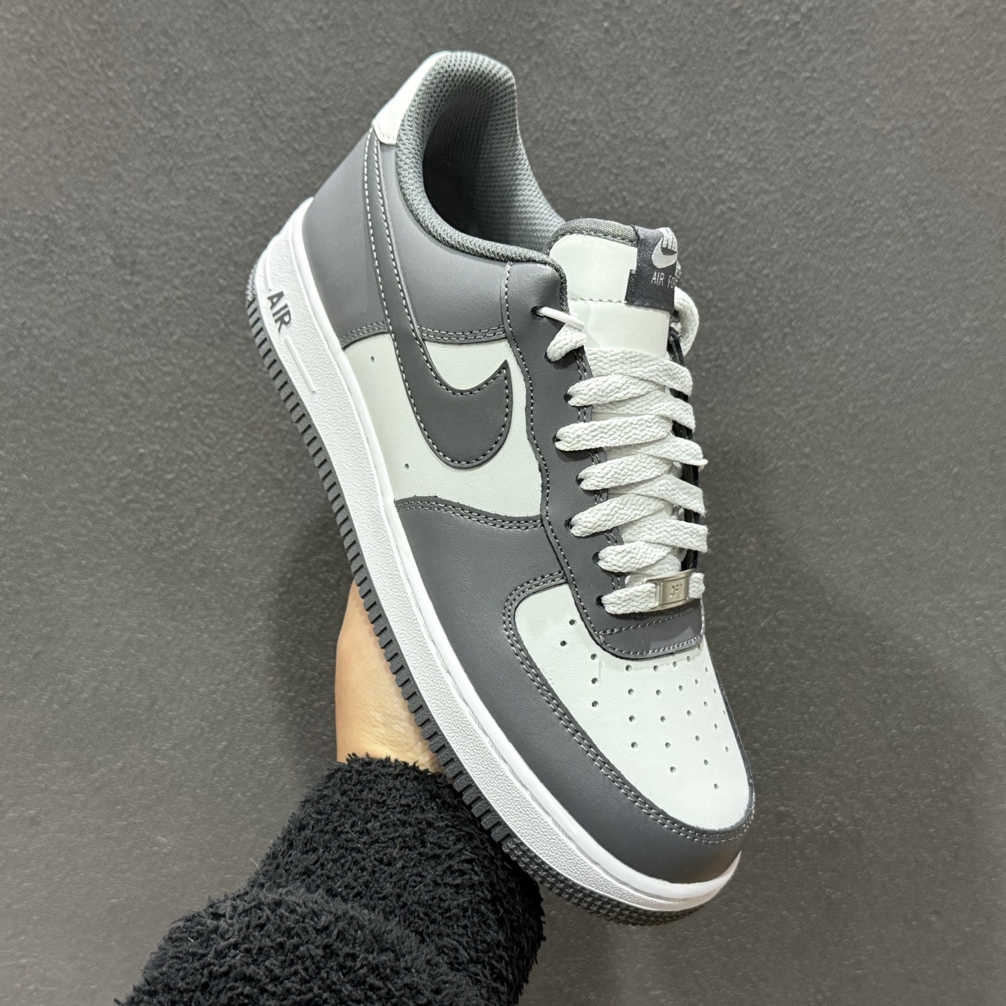 200 Nike Air Force 1'07 Low 空军一号低帮休闲板鞋 FJ4146-004-Chinese UA Cheap High Quatity Brand Clothes Bags handbags Sneakers wholesale wholesaler seller from China Factory suppliers Fashion Clothing Shoes best Quality Beautiful Price 200 Nike Air Force 1'07 Low 空军一号低帮休闲板鞋 FJ4146-004