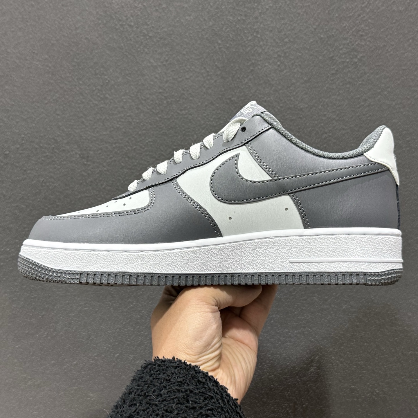 200 Nike Air Force 1'07 Low 空军一号低帮休闲板鞋 FJ4146-004-Chinese UA Cheap High Quatity Brand Clothes Bags handbags Sneakers wholesale wholesaler seller from China Factory suppliers Fashion Clothing Shoes best Quality Beautiful Price 200 Nike Air Force 1'07 Low 空军一号低帮休闲板鞋 FJ4146-004