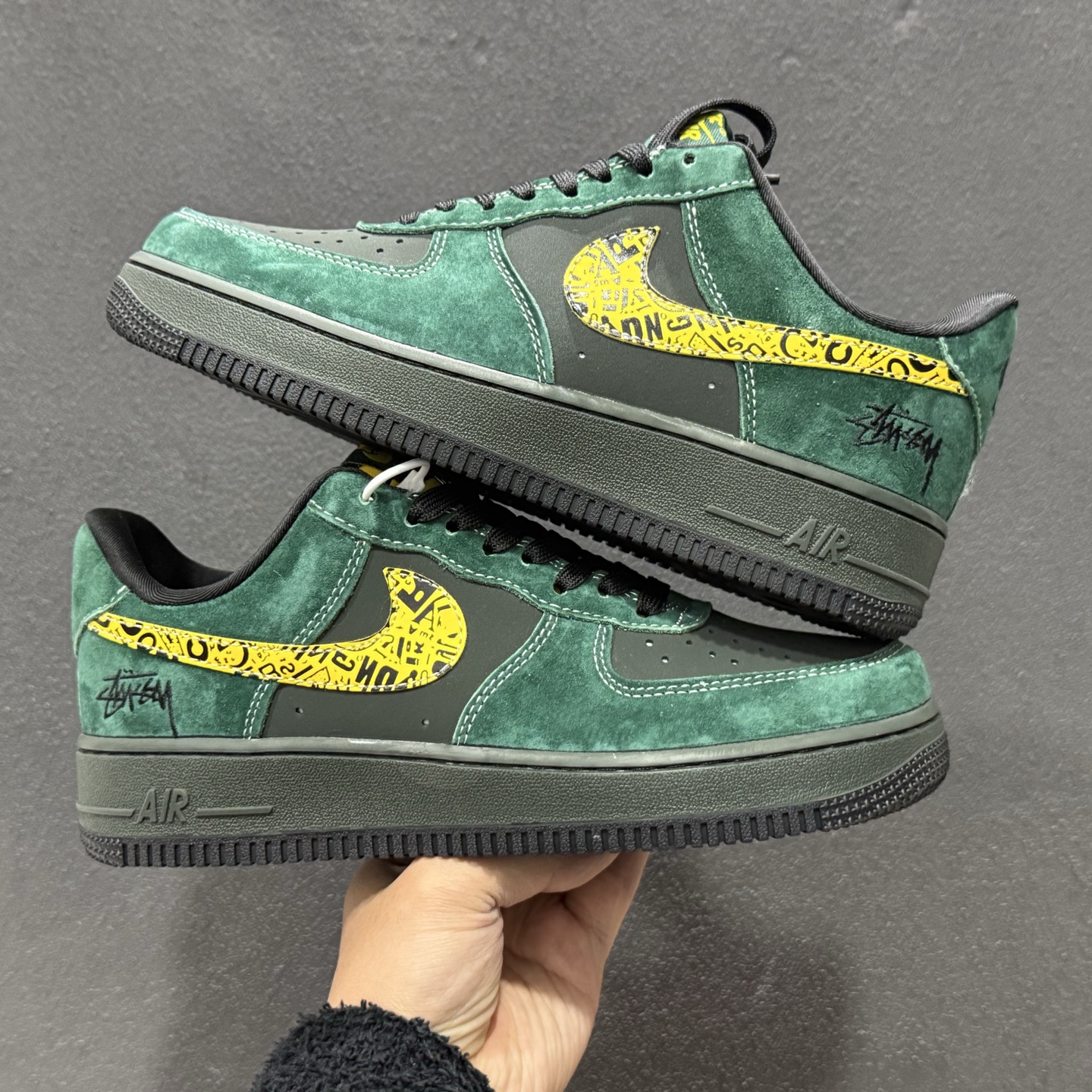 260 Nike Air Force 1 Low × Stüssy 墨绿联名款｜街头经典的质感重生 XL1979-137