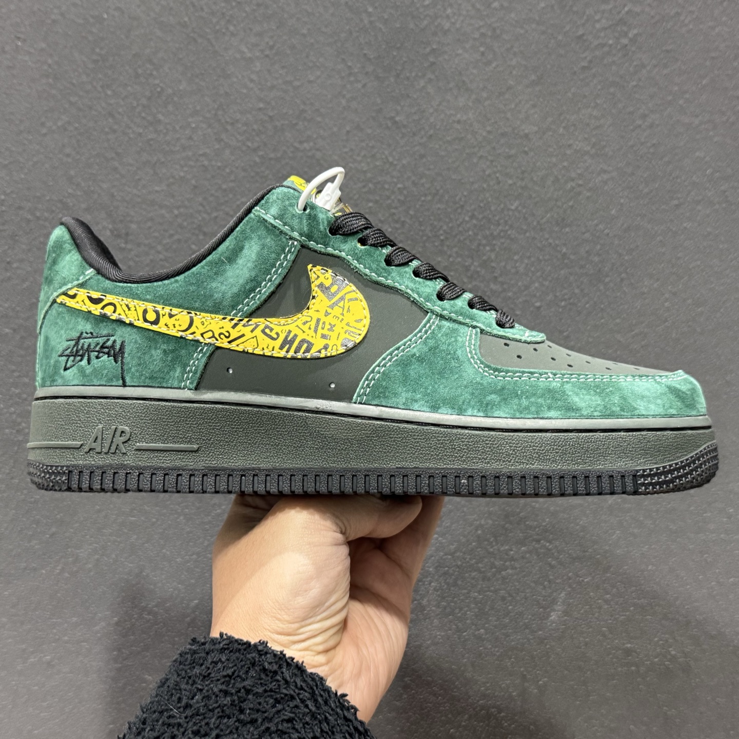 260 Nike Air Force 1 Low × Stüssy 墨绿联名款｜街头经典的质感重生 XL1979-137