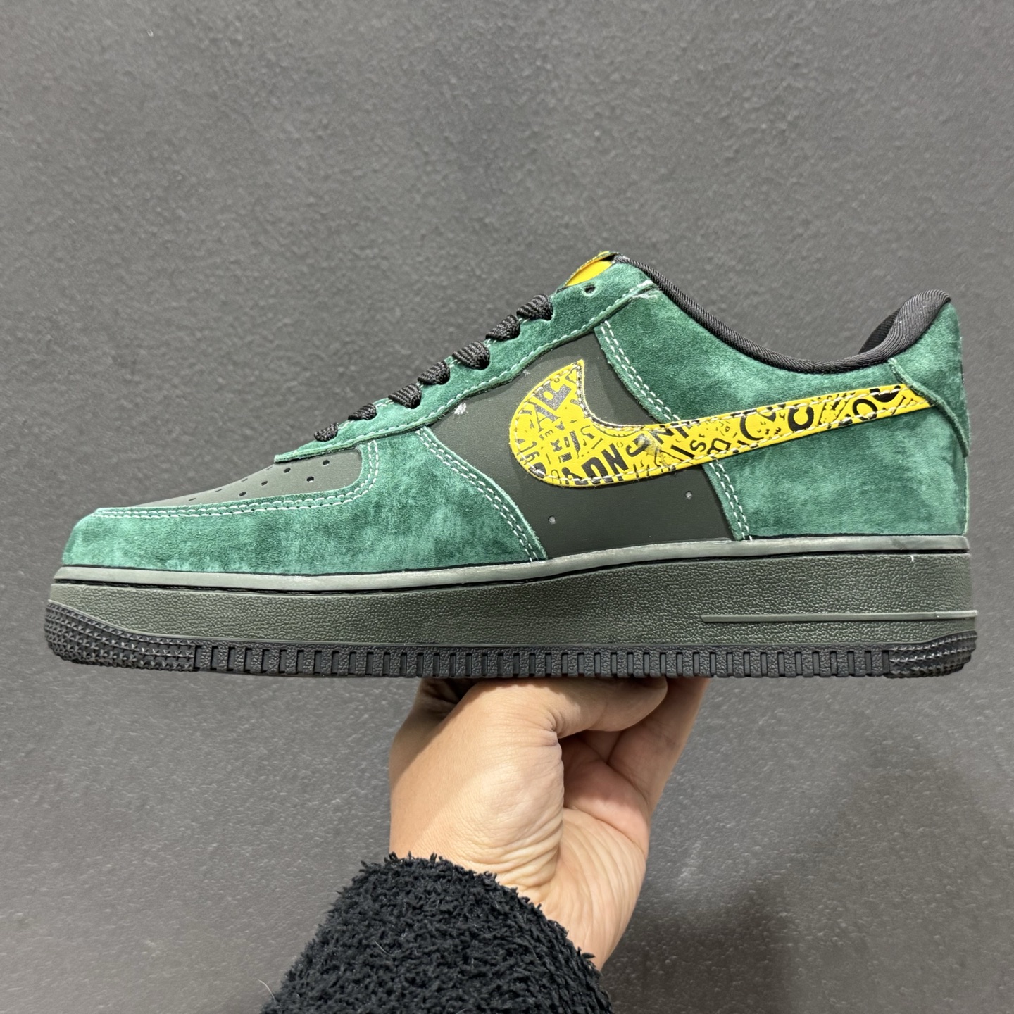 260 Nike Air Force 1 Low × Stüssy 墨绿联名款｜街头经典的质感重生 XL1979-137
