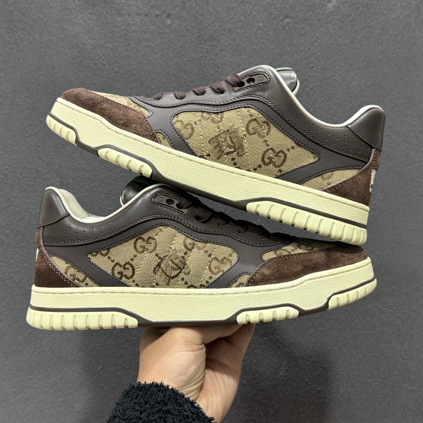 420 古驰Gucci Re-Web Leather Sneakers 系列低帮复古百搭训练休闲运动小白板鞋“皮革米白乌木色GG红绿标牌-Chinese UA Cheap High Quatity Brand Clothes Bags handbags Sneakers wholesale wholesaler seller from China Factory suppliers Fashion Clothing Shoes best Quality Beautiful Price 420 古驰Gucci Re-Web Leather Sneakers 系列低帮复古百搭训练休闲运动小白板鞋“皮革米白乌木色GG红绿标牌