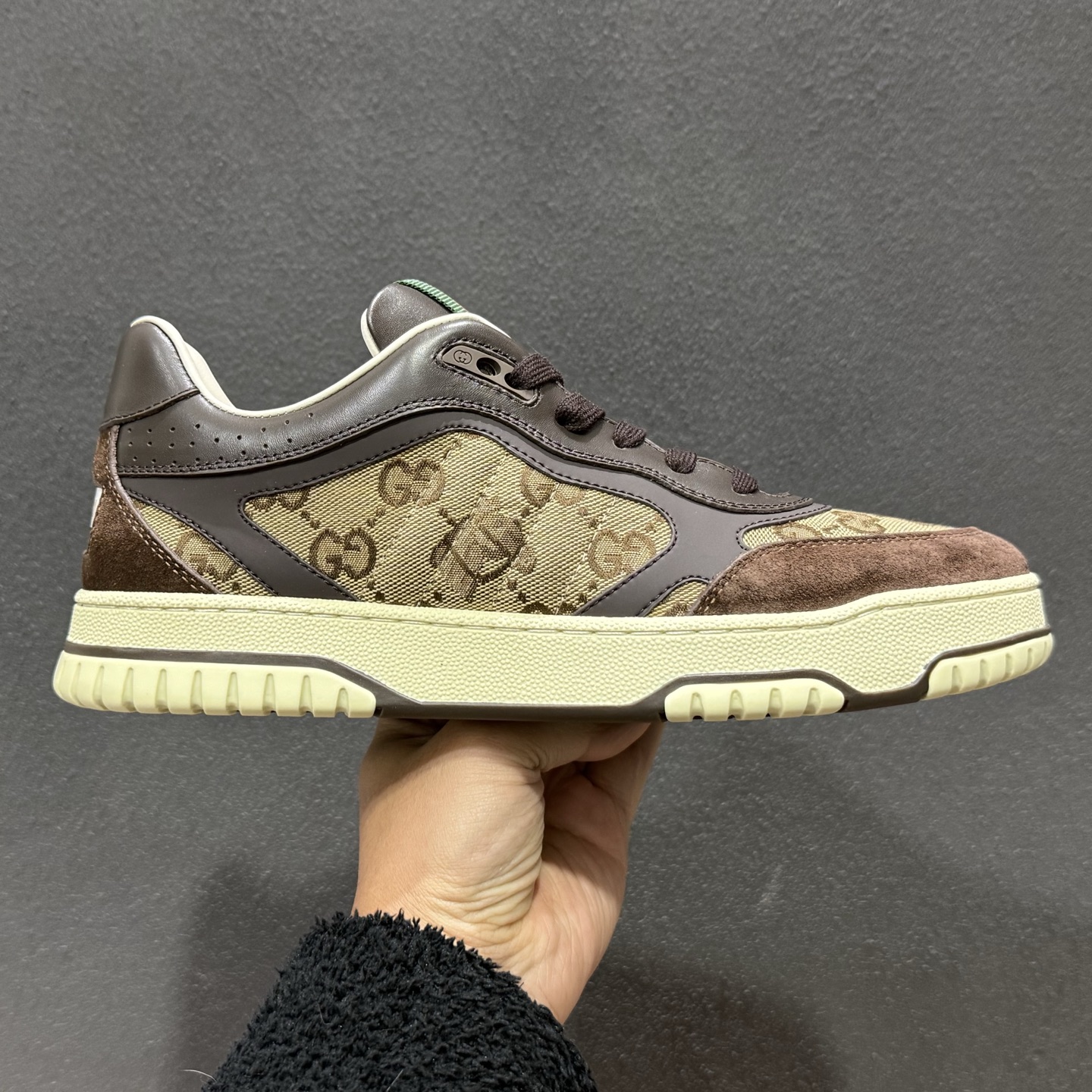 420 古驰Gucci Re-Web Leather Sneakers 系列低帮复古百搭训练休闲运动小白板鞋“皮革米白乌木色GG红绿标牌-Chinese UA Cheap High Quatity Brand Clothes Bags handbags Sneakers wholesale wholesaler seller from China Factory suppliers Fashion Clothing Shoes best Quality Beautiful Price 420 古驰Gucci Re-Web Leather Sneakers 系列低帮复古百搭训练休闲运动小白板鞋“皮革米白乌木色GG红绿标牌