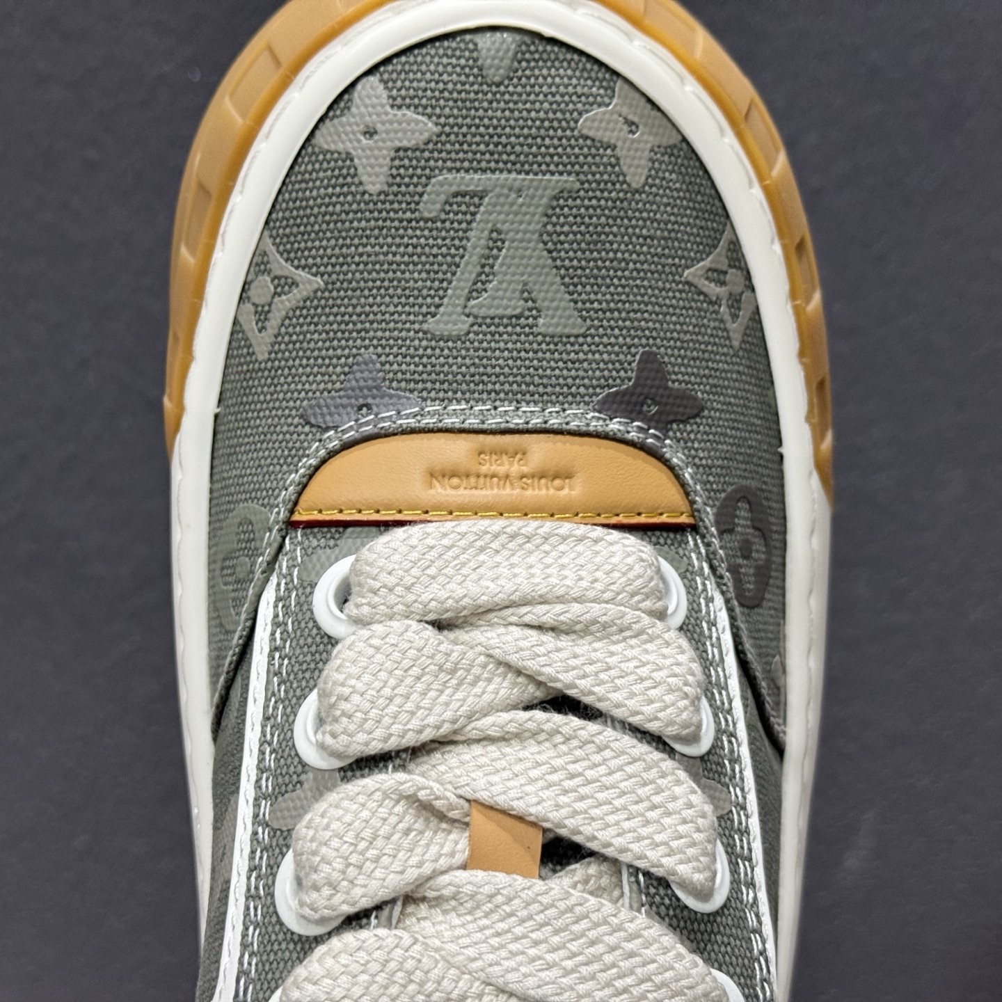380 LOUIS VUITTON skate sneaker 2025 秋冬男士系列 Classic 牛皮革 圆头系带 低帮 生活休闲鞋-Chinese UA Cheap High Quatity Brand Clothes Bags handbags Sneakers wholesale wholesaler seller from China Factory suppliers Fashion Clothing Shoes best Quality Beautiful Price 380 LOUIS VUITTON skate sneaker 2025 秋冬男士系列 Classic 牛皮革 圆头系带 低帮 生活休闲鞋