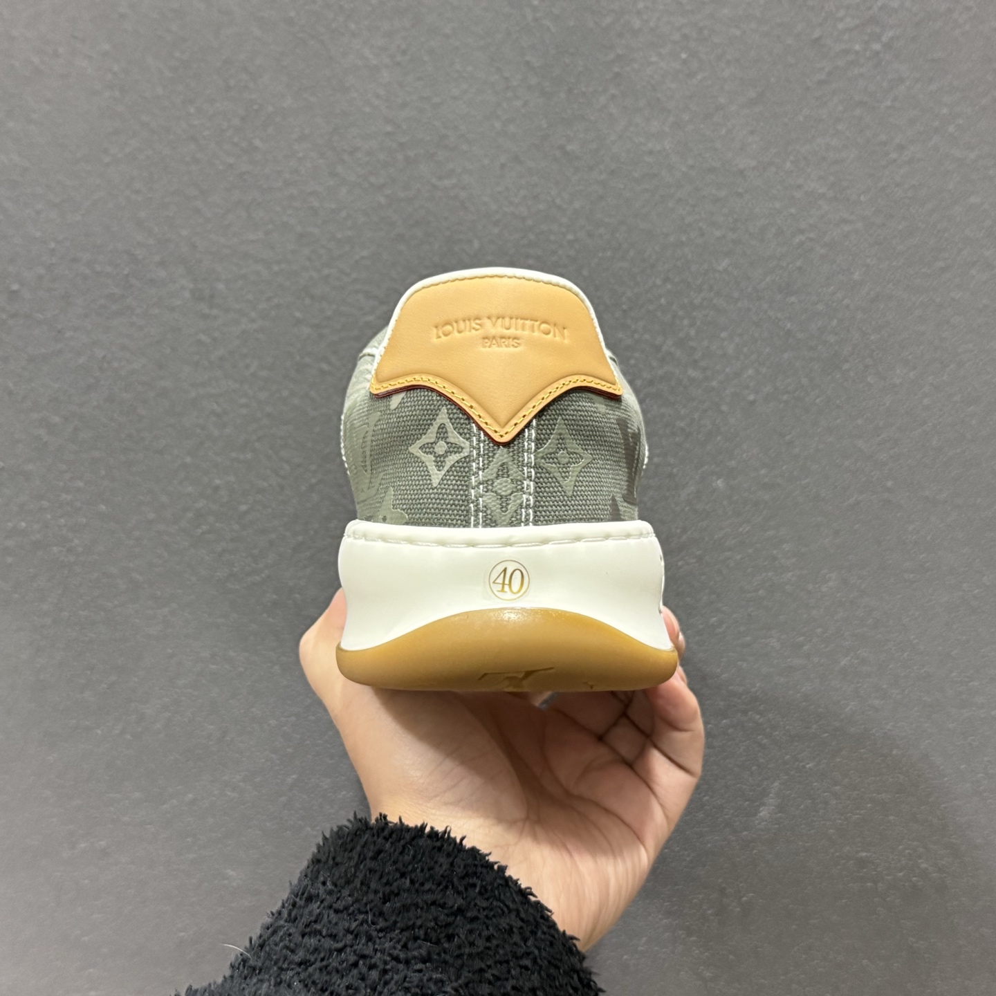 380 LOUIS VUITTON skate sneaker 2025 秋冬男士系列 Classic 牛皮革 圆头系带 低帮 生活休闲鞋-Chinese UA Cheap High Quatity Brand Clothes Bags handbags Sneakers wholesale wholesaler seller from China Factory suppliers Fashion Clothing Shoes best Quality Beautiful Price 380 LOUIS VUITTON skate sneaker 2025 秋冬男士系列 Classic 牛皮革 圆头系带 低帮 生活休闲鞋