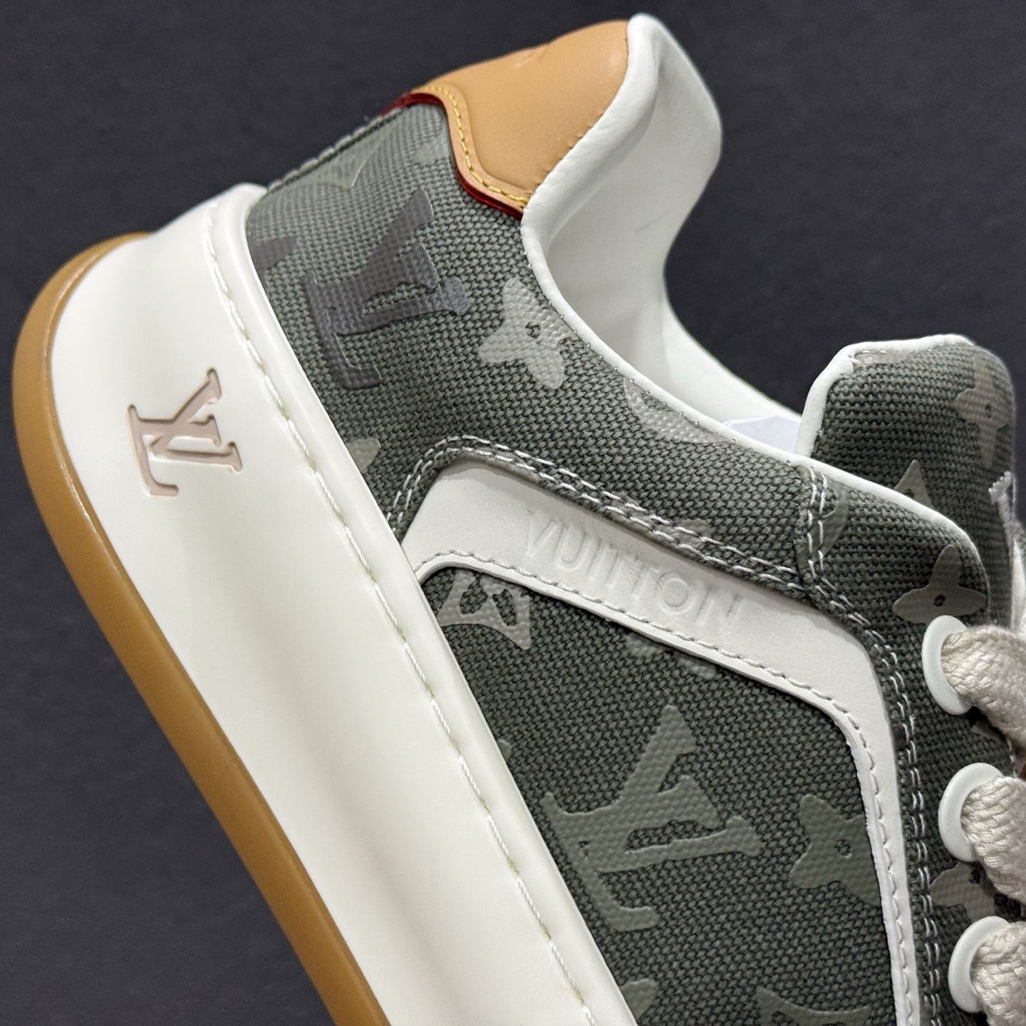 380 LOUIS VUITTON skate sneaker 2025 秋冬男士系列 Classic 牛皮革 圆头系带 低帮 生活休闲鞋-Chinese UA Cheap High Quatity Brand Clothes Bags handbags Sneakers wholesale wholesaler seller from China Factory suppliers Fashion Clothing Shoes best Quality Beautiful Price 380 LOUIS VUITTON skate sneaker 2025 秋冬男士系列 Classic 牛皮革 圆头系带 低帮 生活休闲鞋
